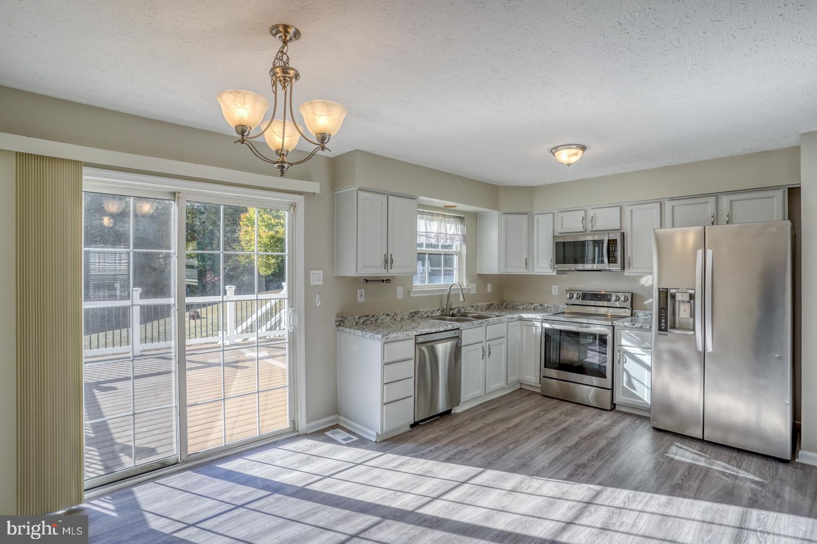 COLONIAL RIDGE - Residential