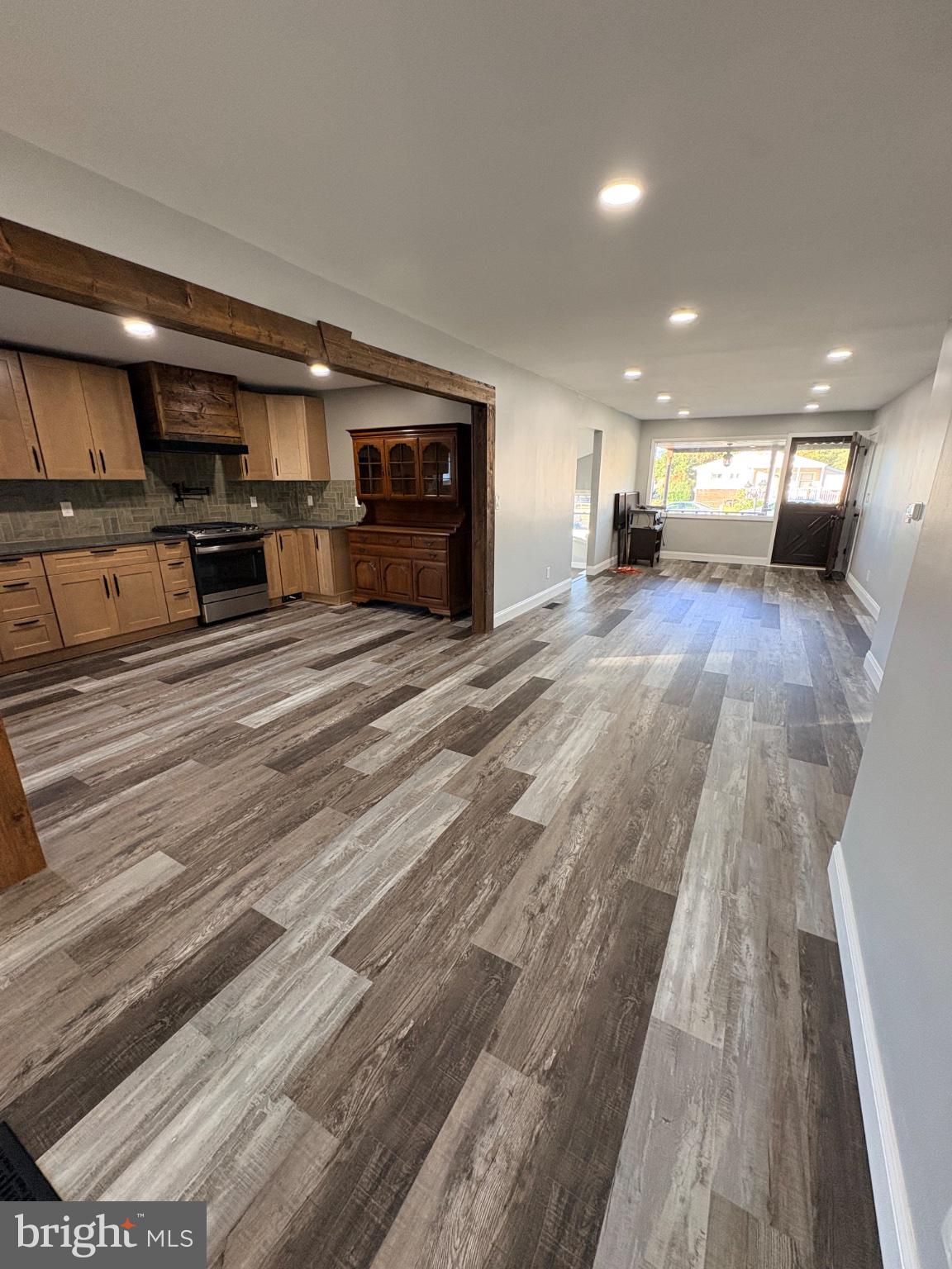 702 SMITH LANE