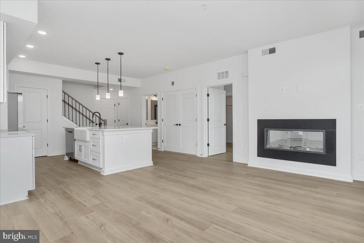 GAMBRILL GLENN - Residential