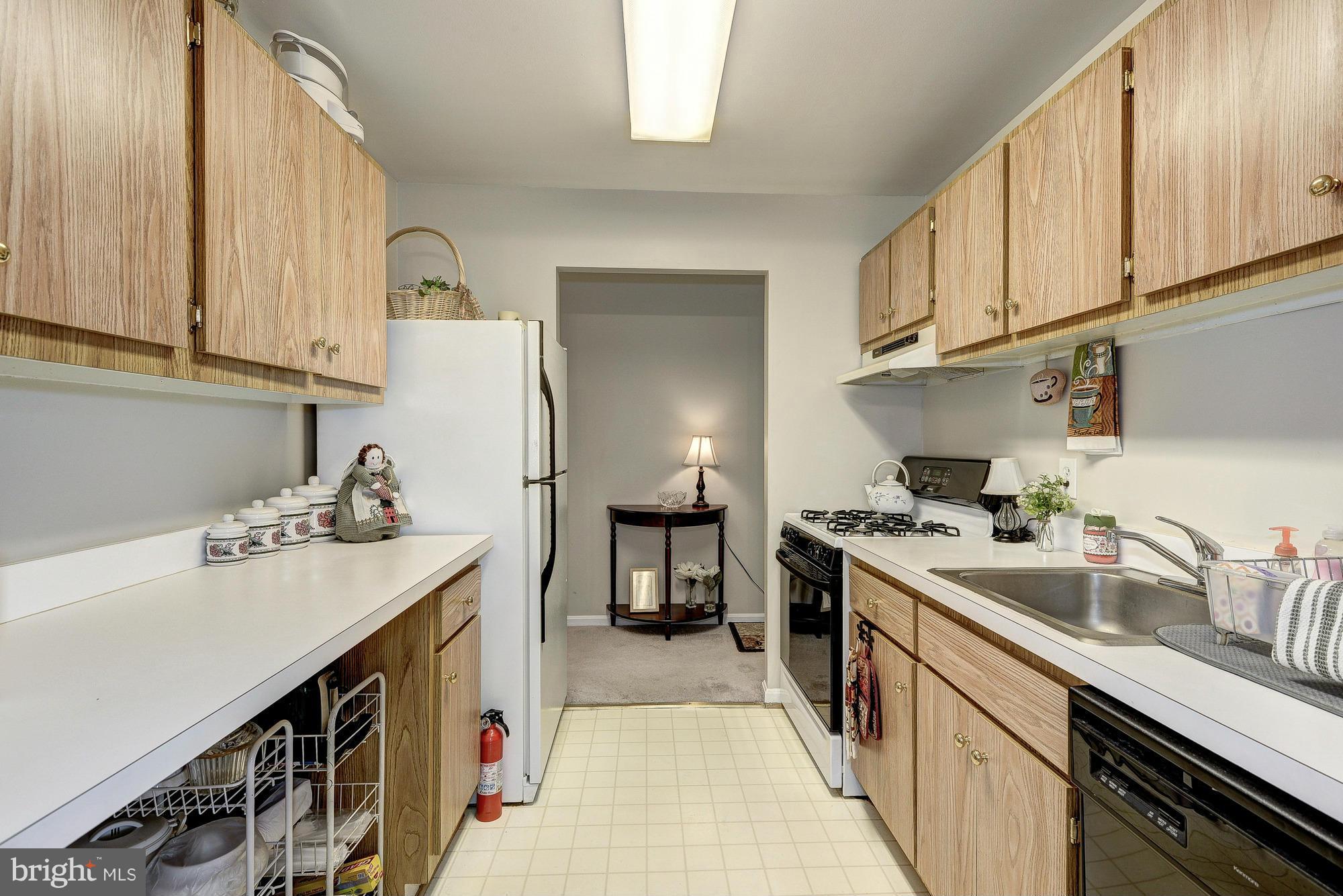 CANTERBURY SQUARE - Residential