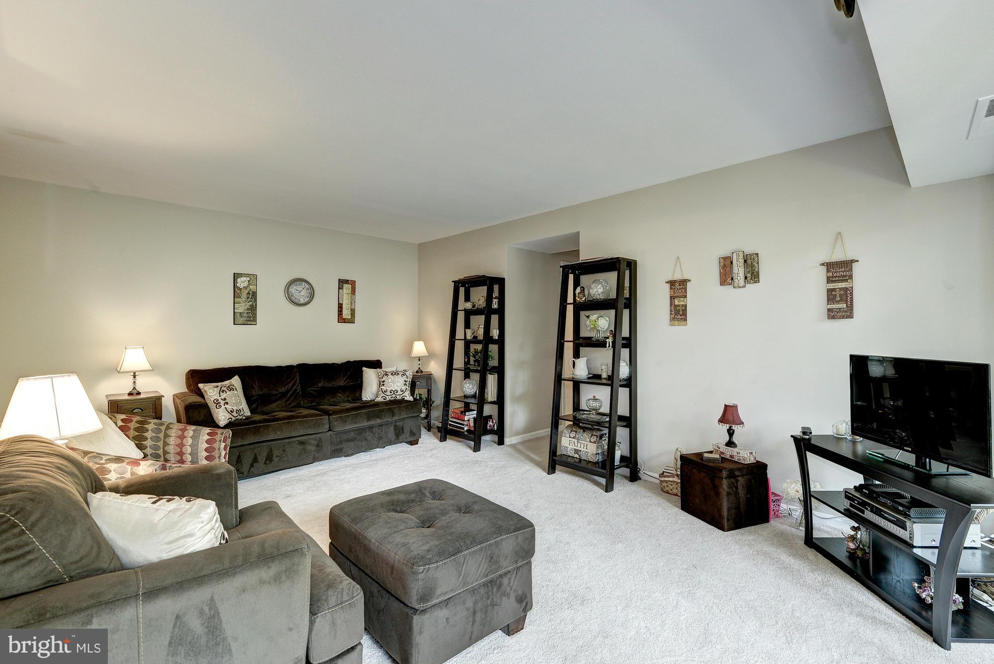 CANTERBURY SQUARE - Residential