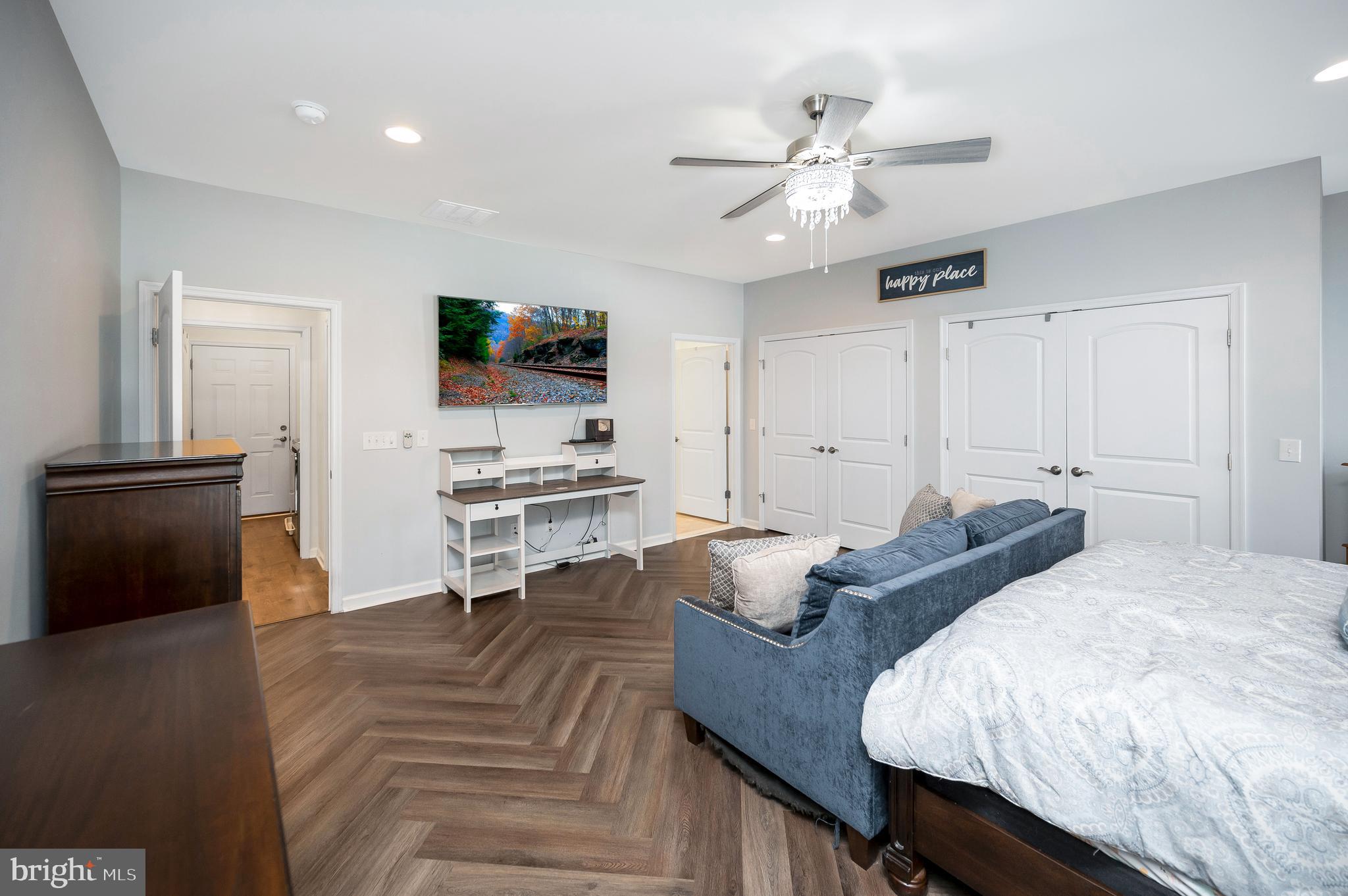 COWAN CROSSING - Residential