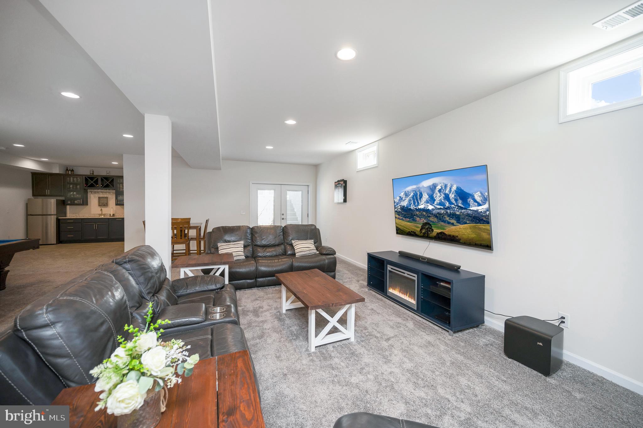 COWAN CROSSING - Residential