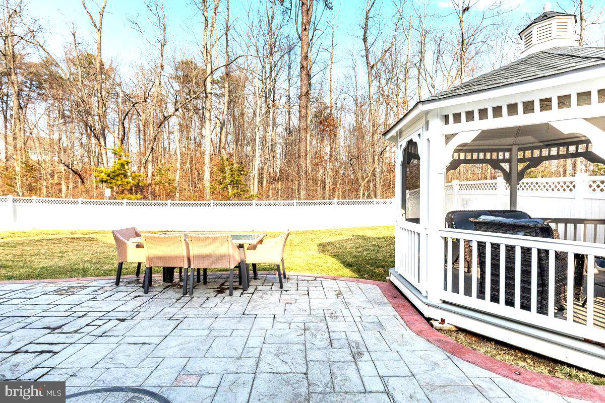 COWAN CROSSING - Residential