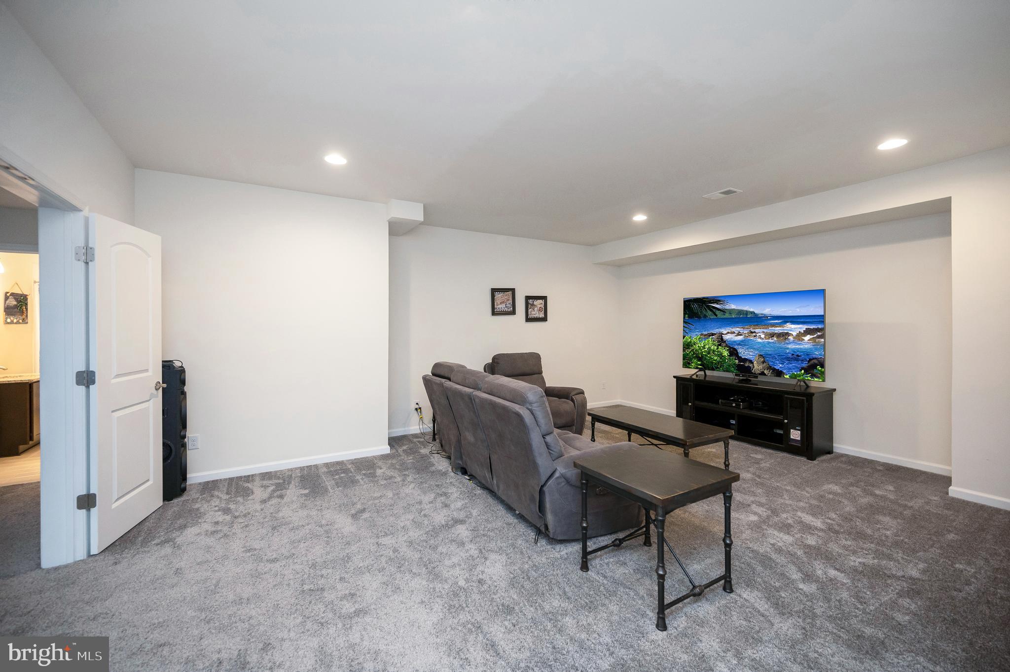 COWAN CROSSING - Residential