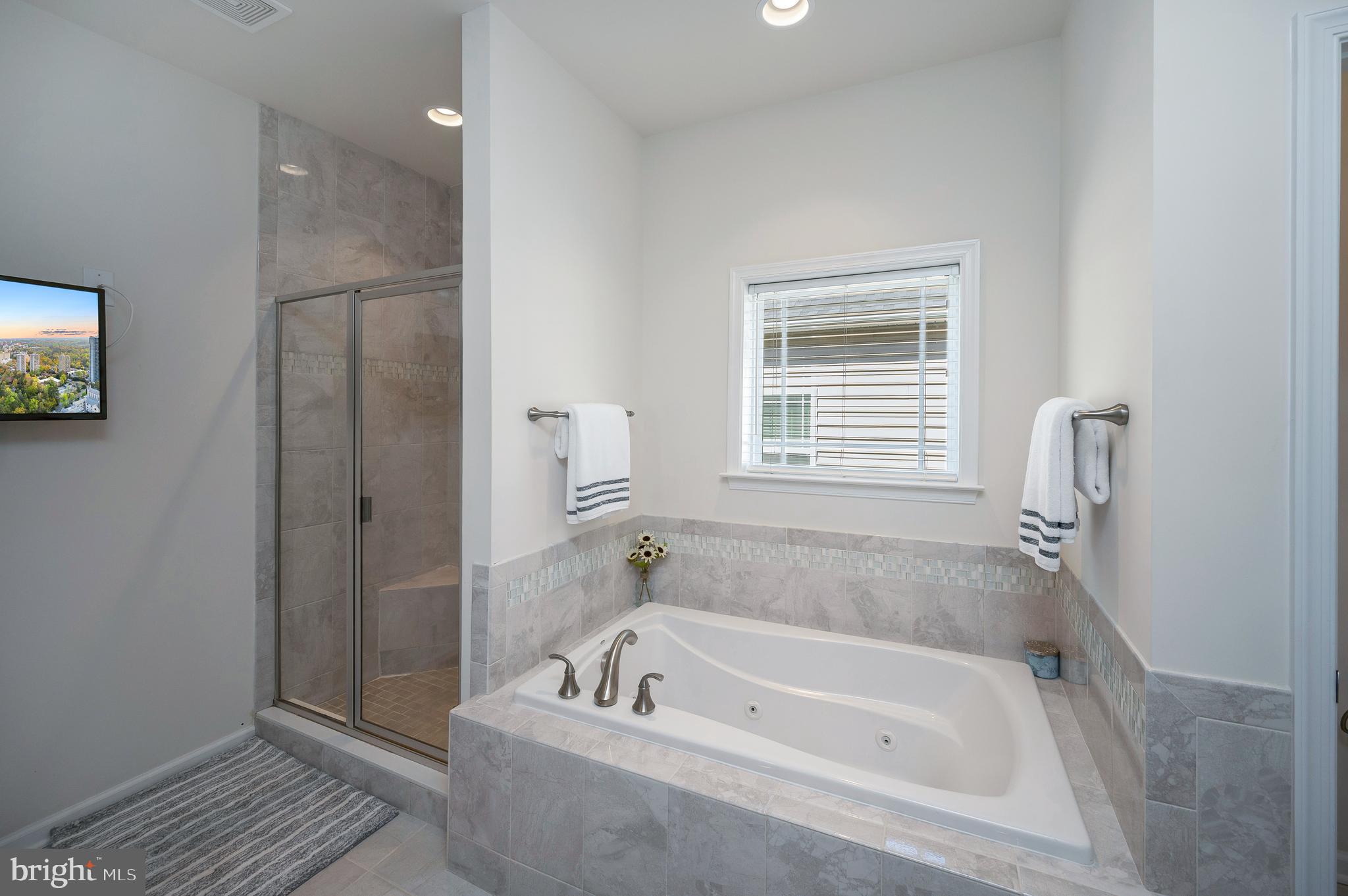 COWAN CROSSING - Residential