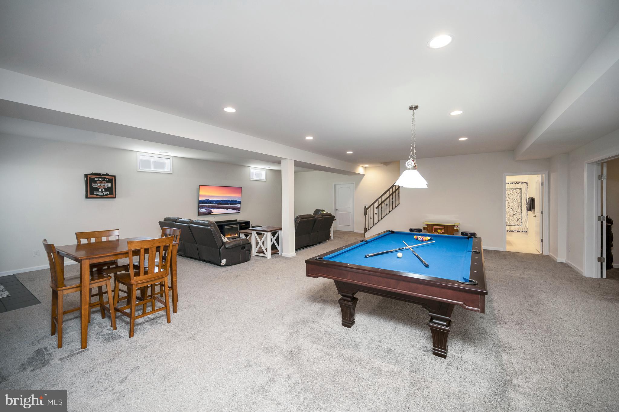 COWAN CROSSING - Residential