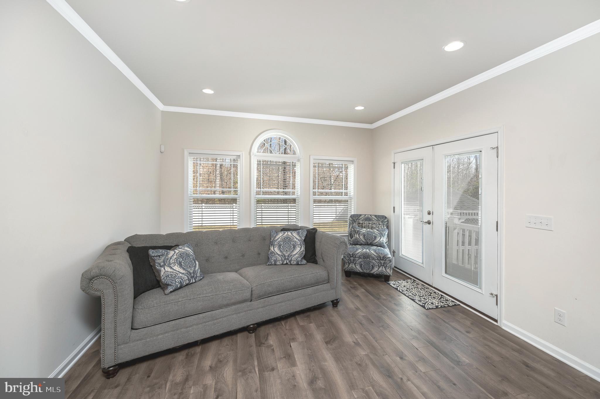 COWAN CROSSING - Residential