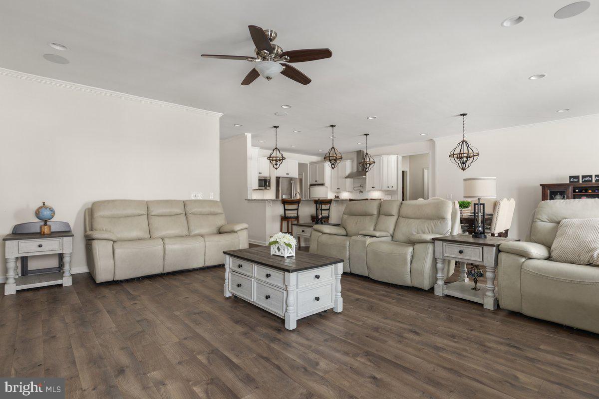 COWAN CROSSING - Residential