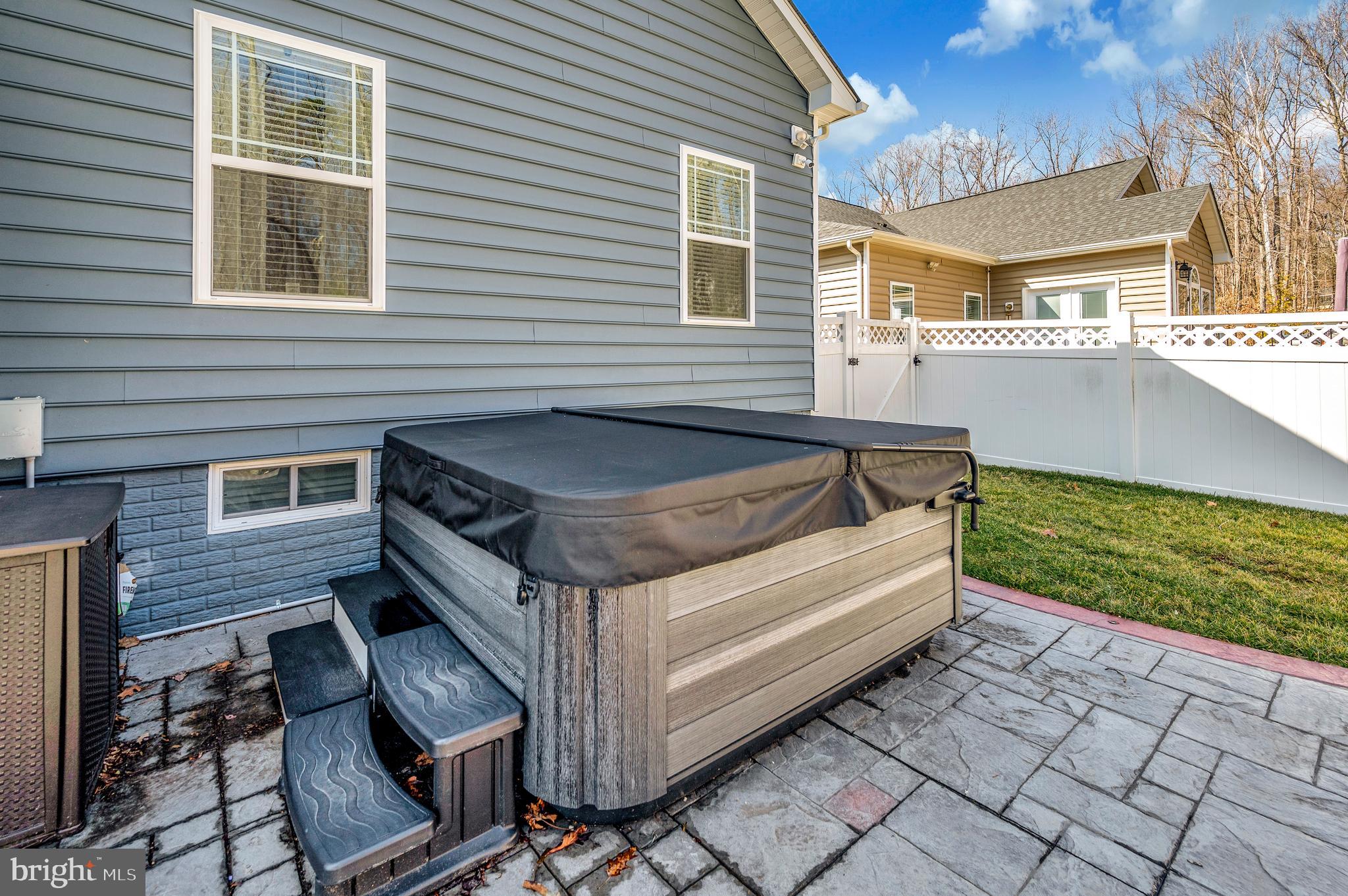 COWAN CROSSING - Residential