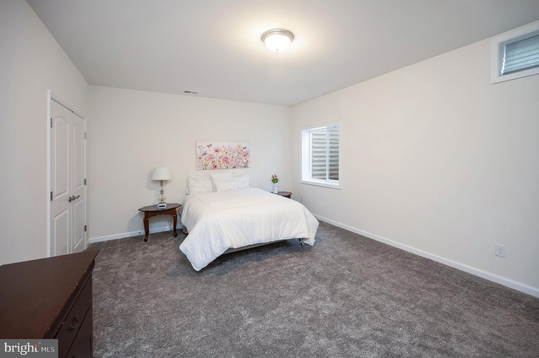 COWAN CROSSING - Residential