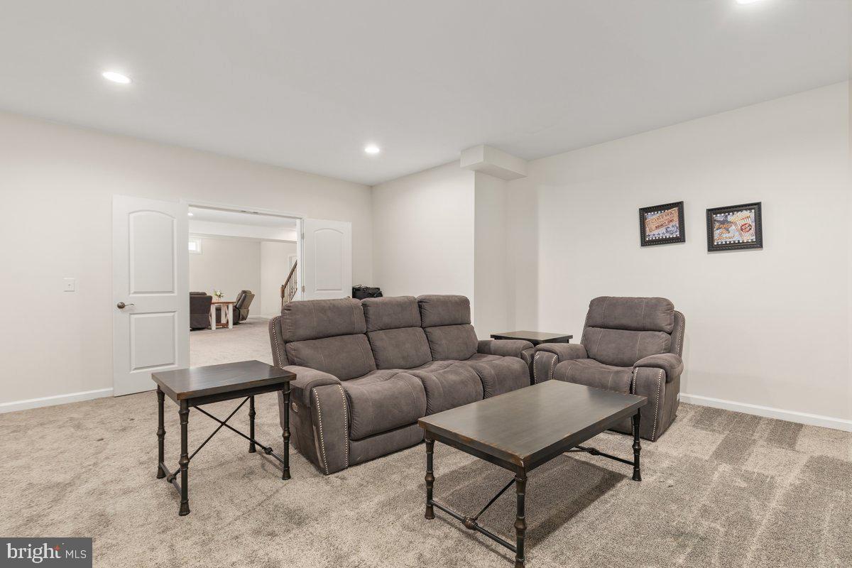 COWAN CROSSING - Residential