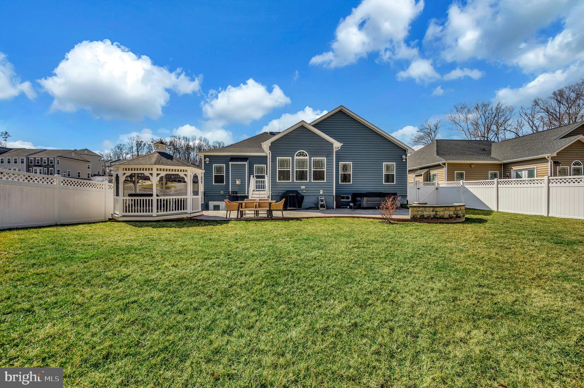 COWAN CROSSING - Residential