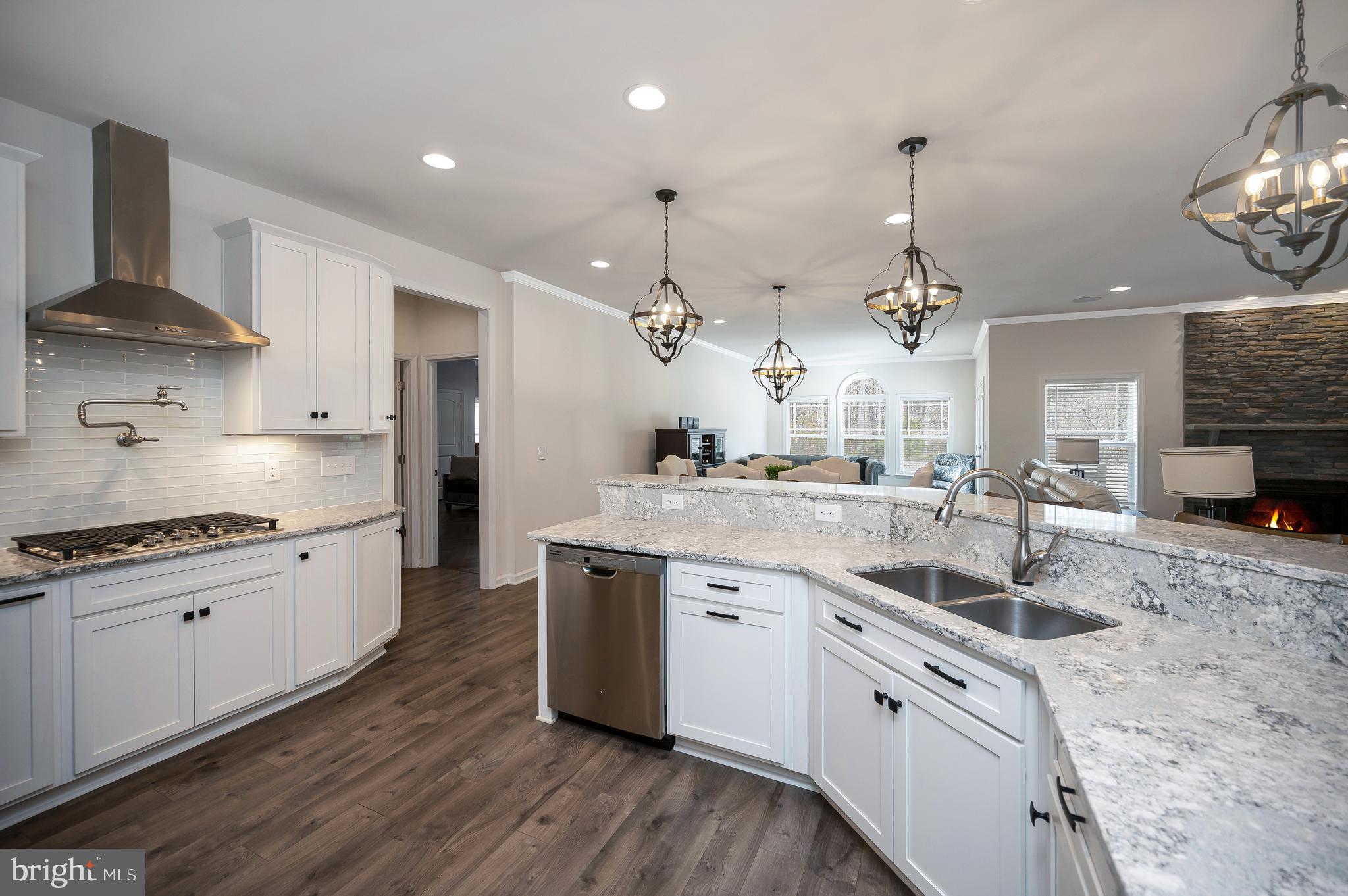 COWAN CROSSING - Residential