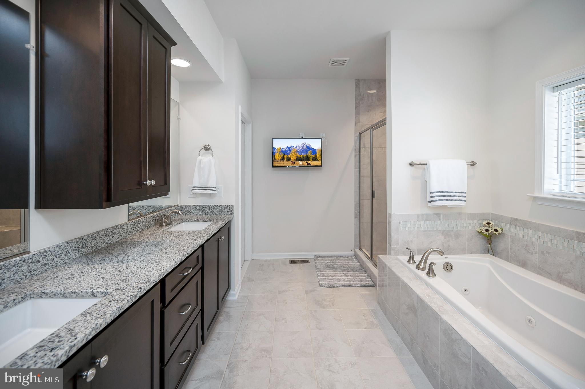 COWAN CROSSING - Residential