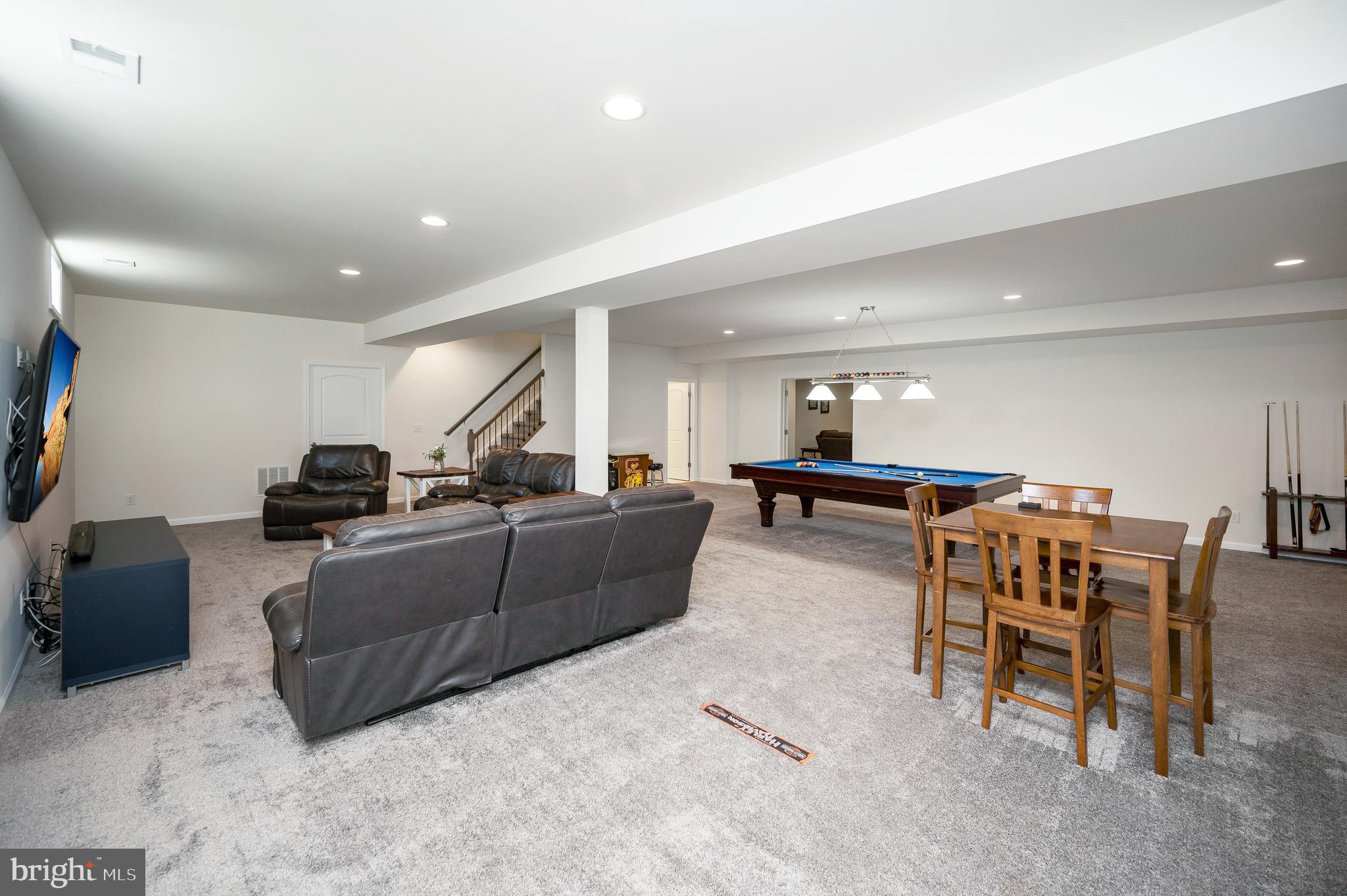 COWAN CROSSING - Residential