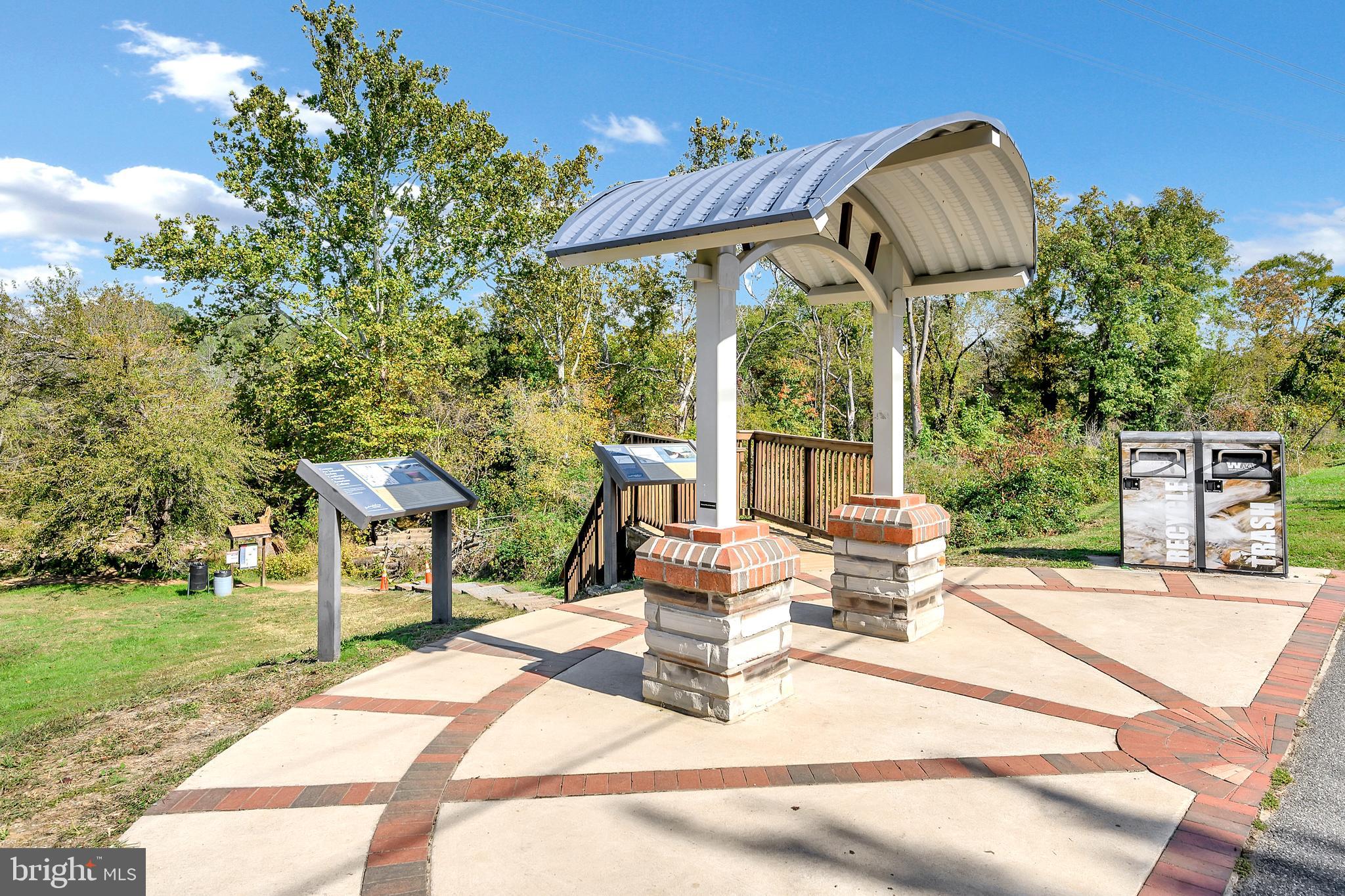 COWAN CROSSING - Residential