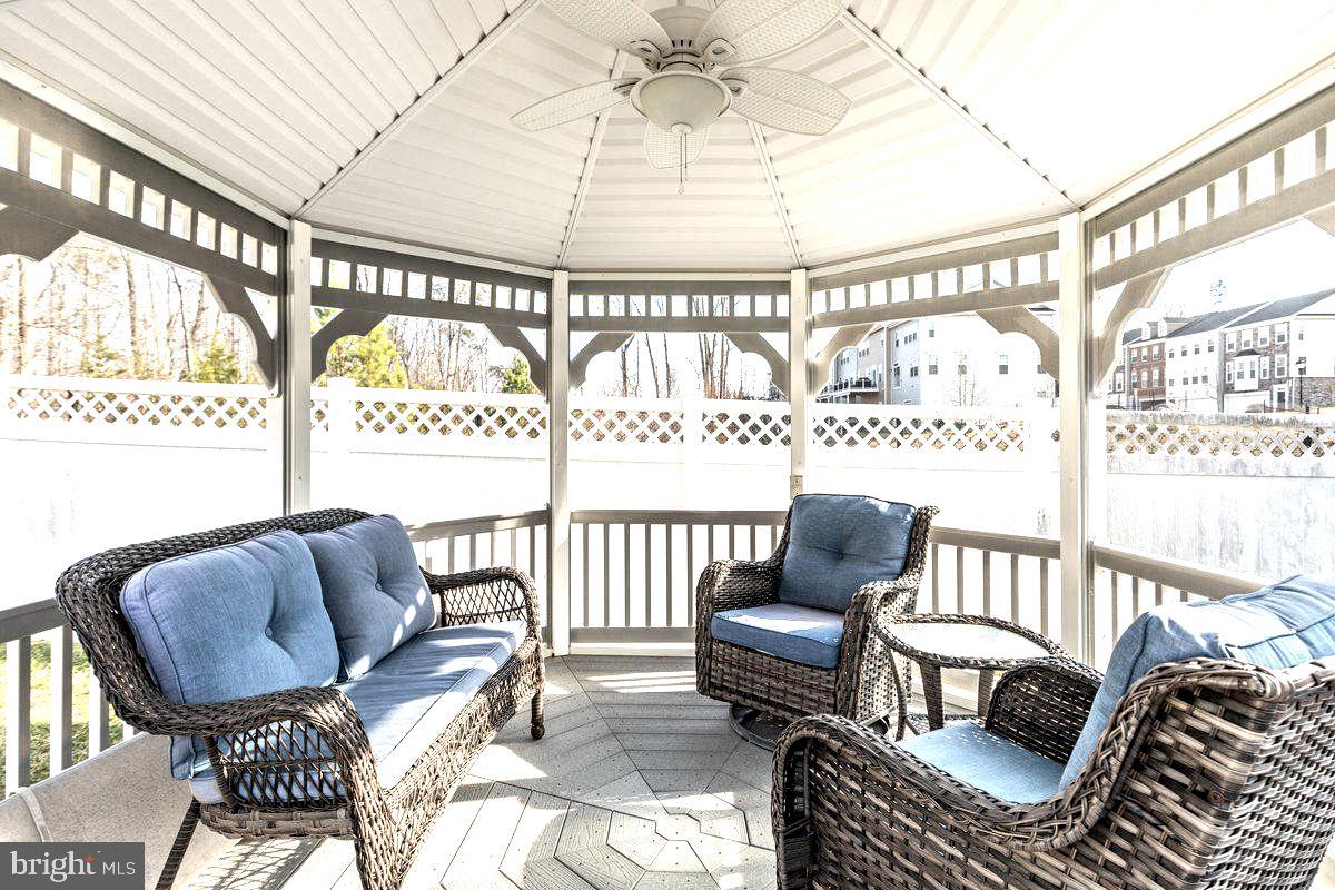 COWAN CROSSING - Residential