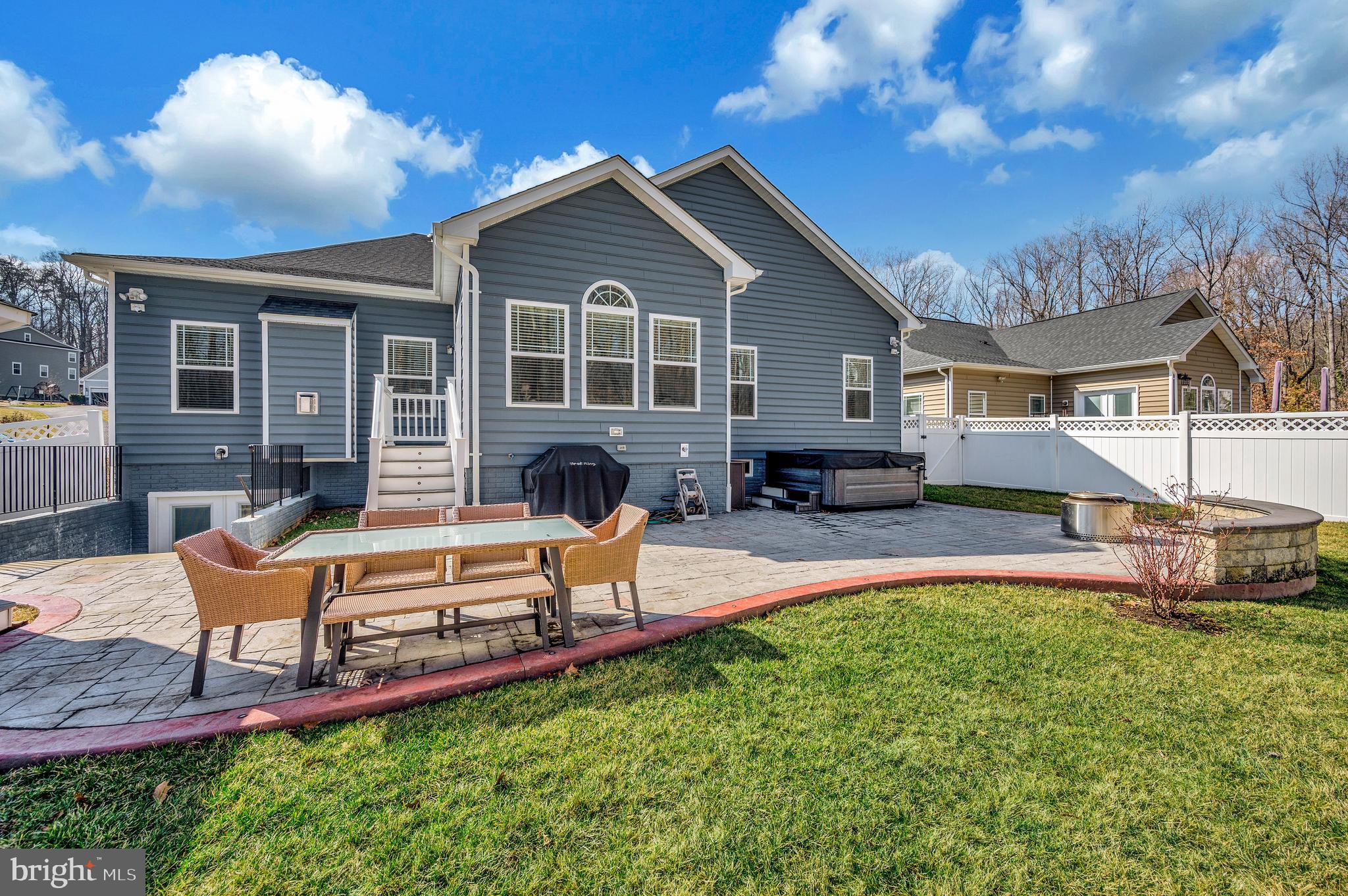 COWAN CROSSING - Residential