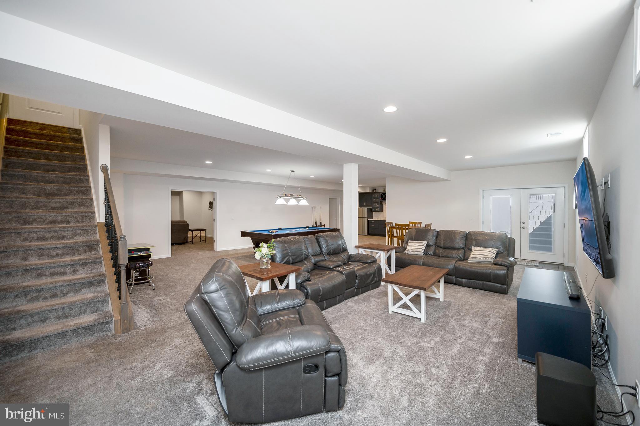 COWAN CROSSING - Residential