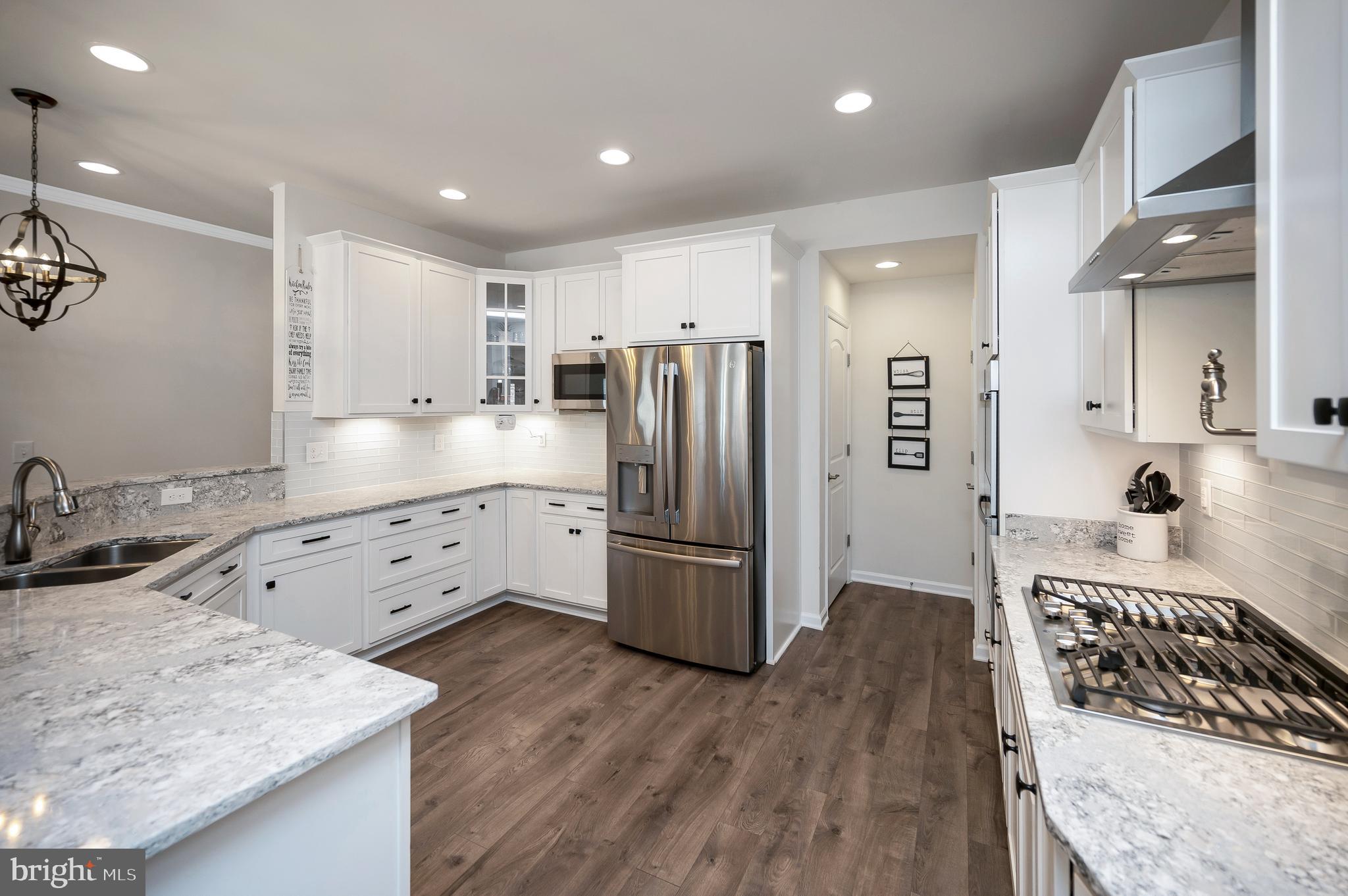 COWAN CROSSING - Residential