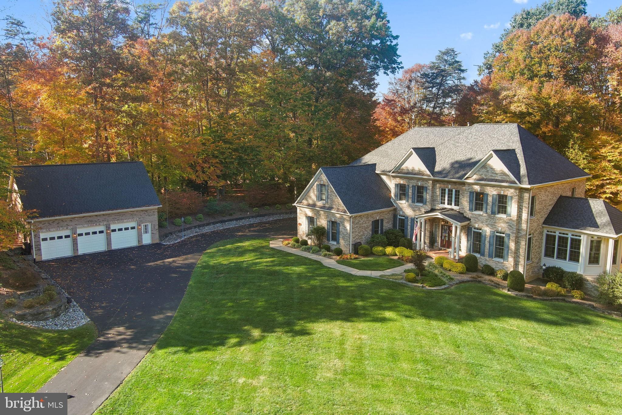 ESTATES AT ROSELAND - Residential