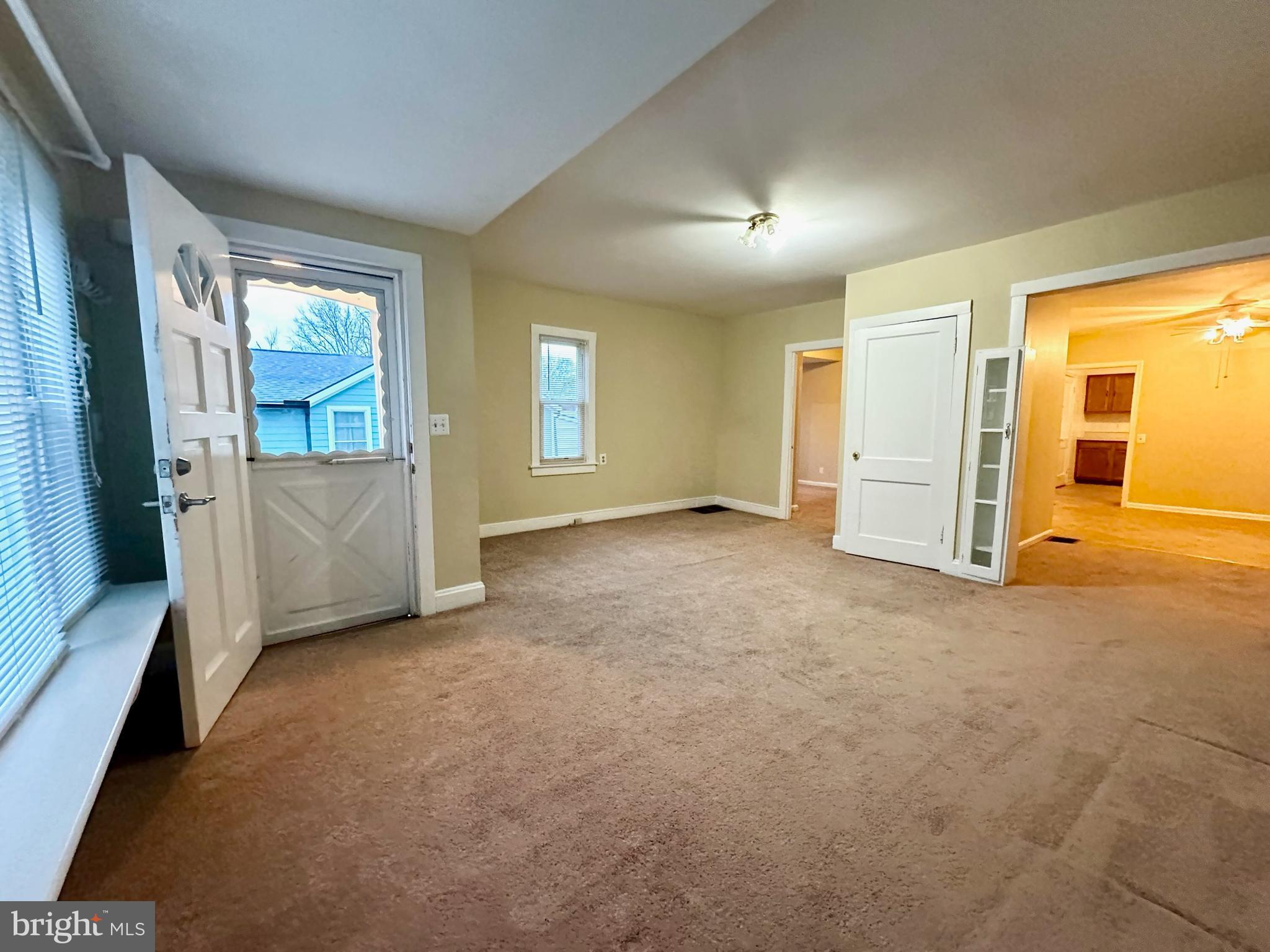 CHARLTON HEIGHTS - Residential