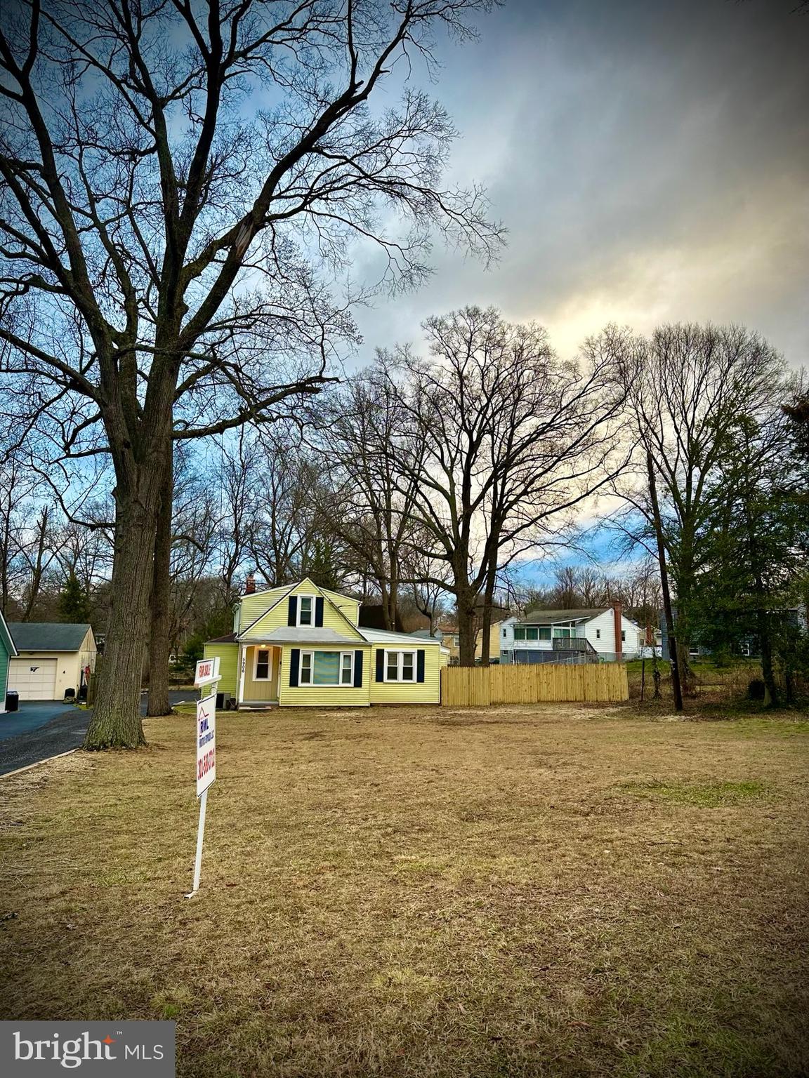 CHARLTON HEIGHTS - Residential