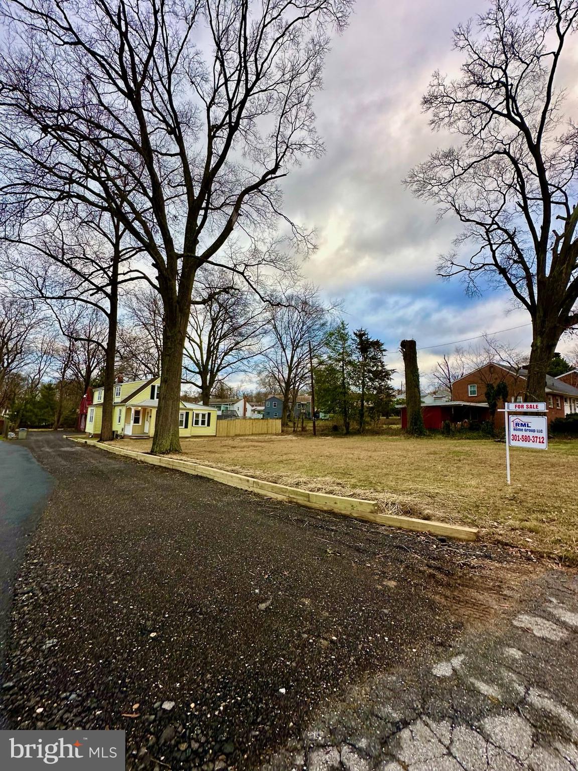 CHARLTON HEIGHTS - Residential