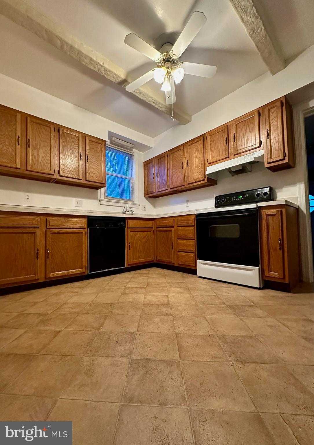 CHARLTON HEIGHTS - Residential