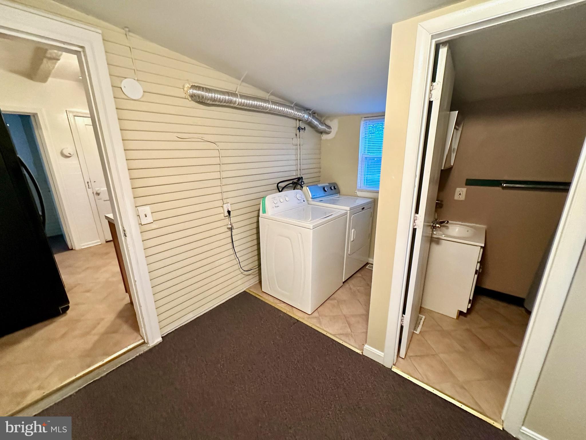 CHARLTON HEIGHTS - Residential