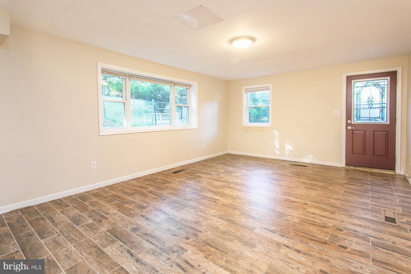 DEVONSHIRE - Residential Lease