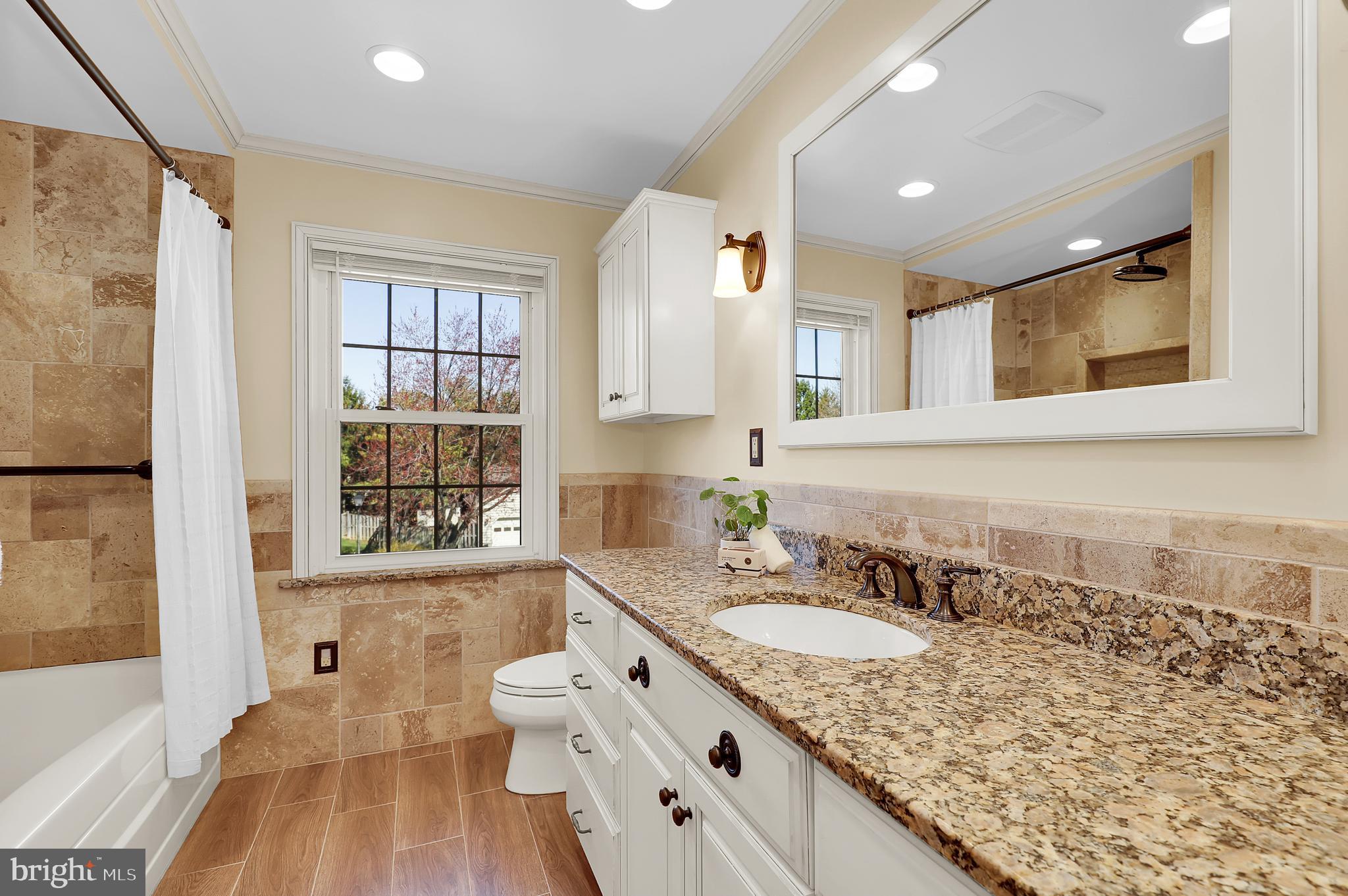 WATERSIDE - Residential