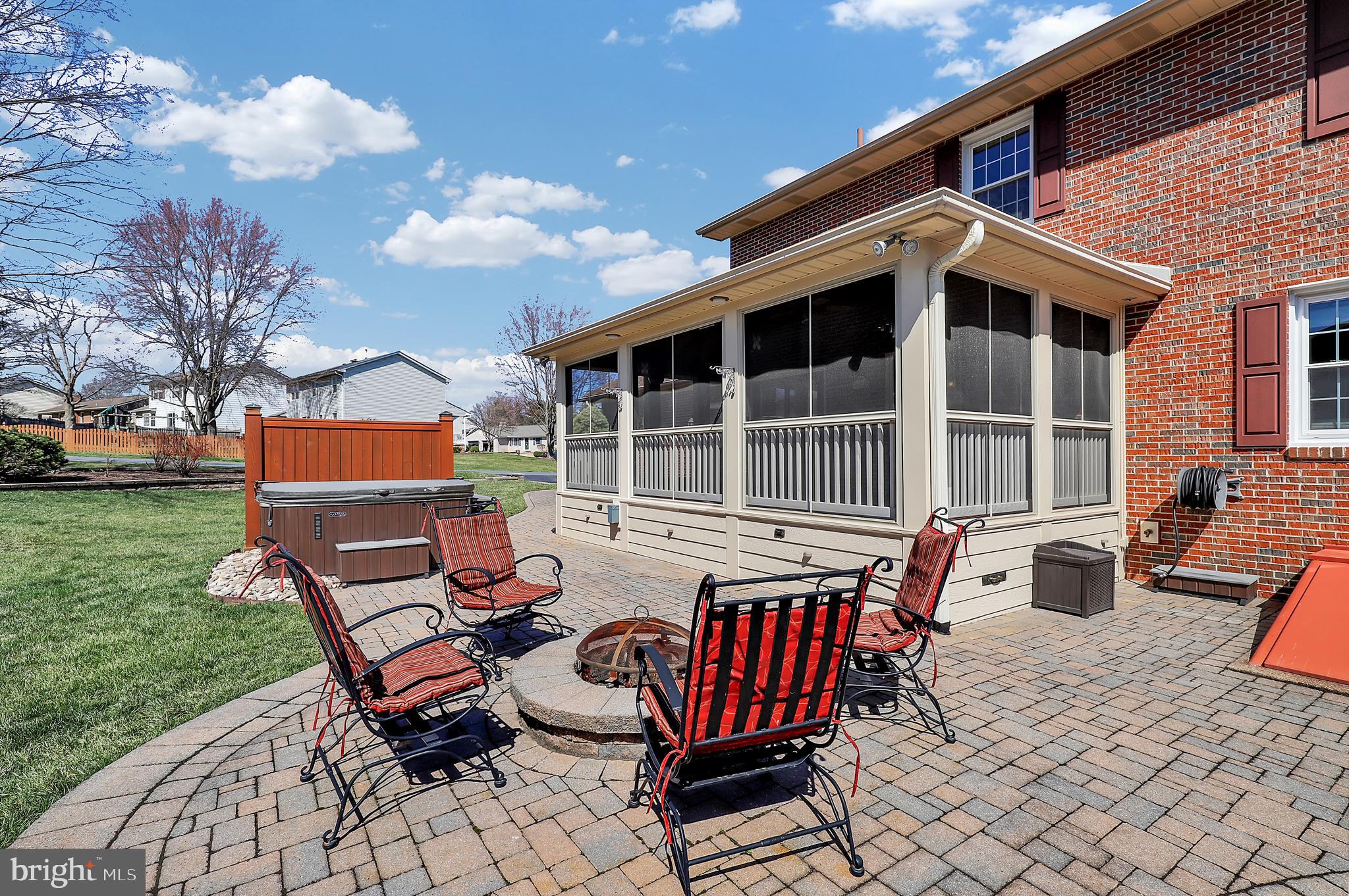 WATERSIDE - Residential