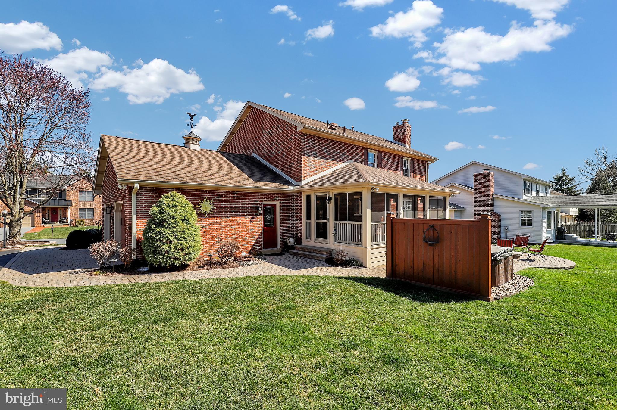 WATERSIDE - Residential