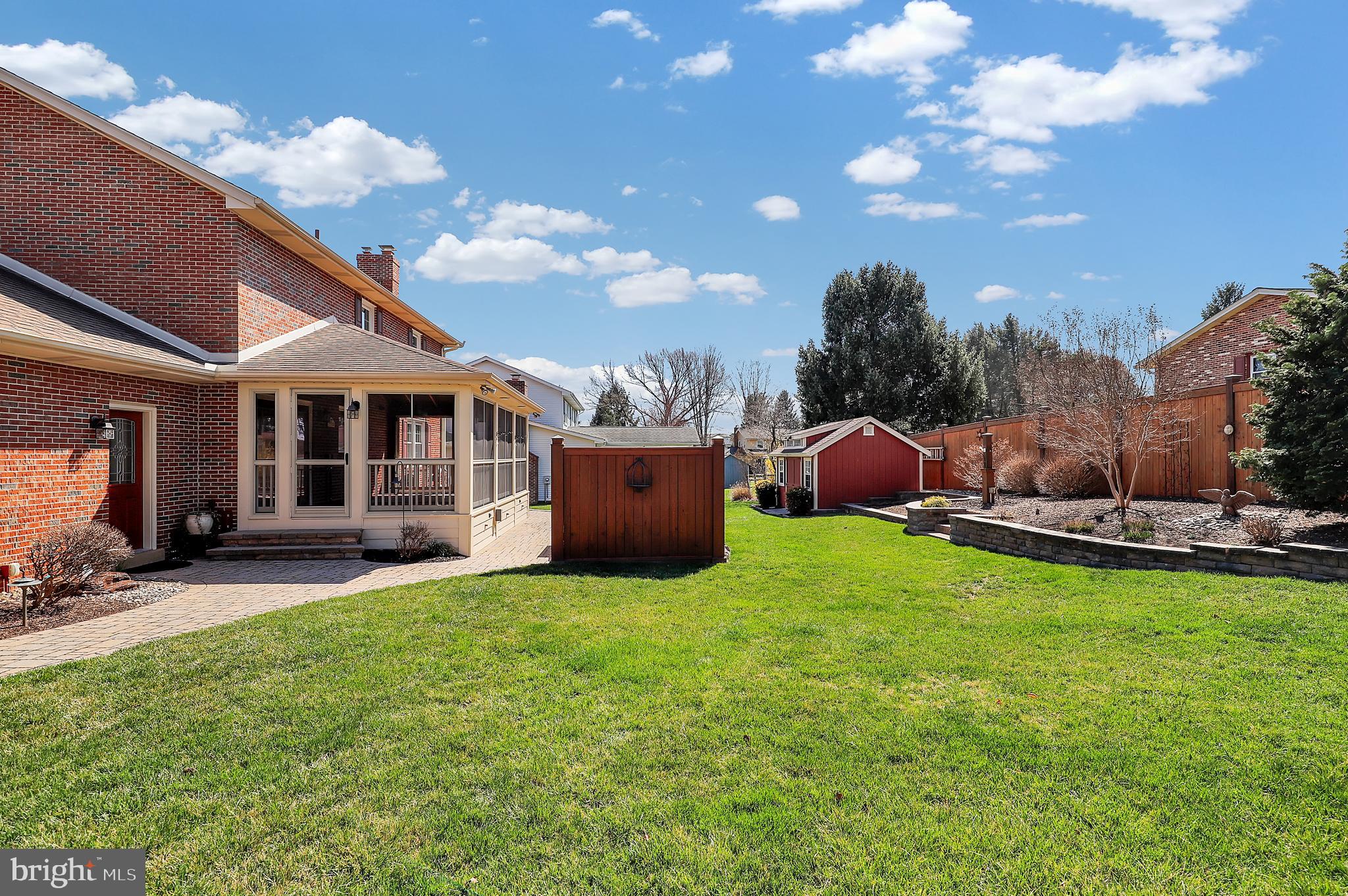 WATERSIDE - Residential