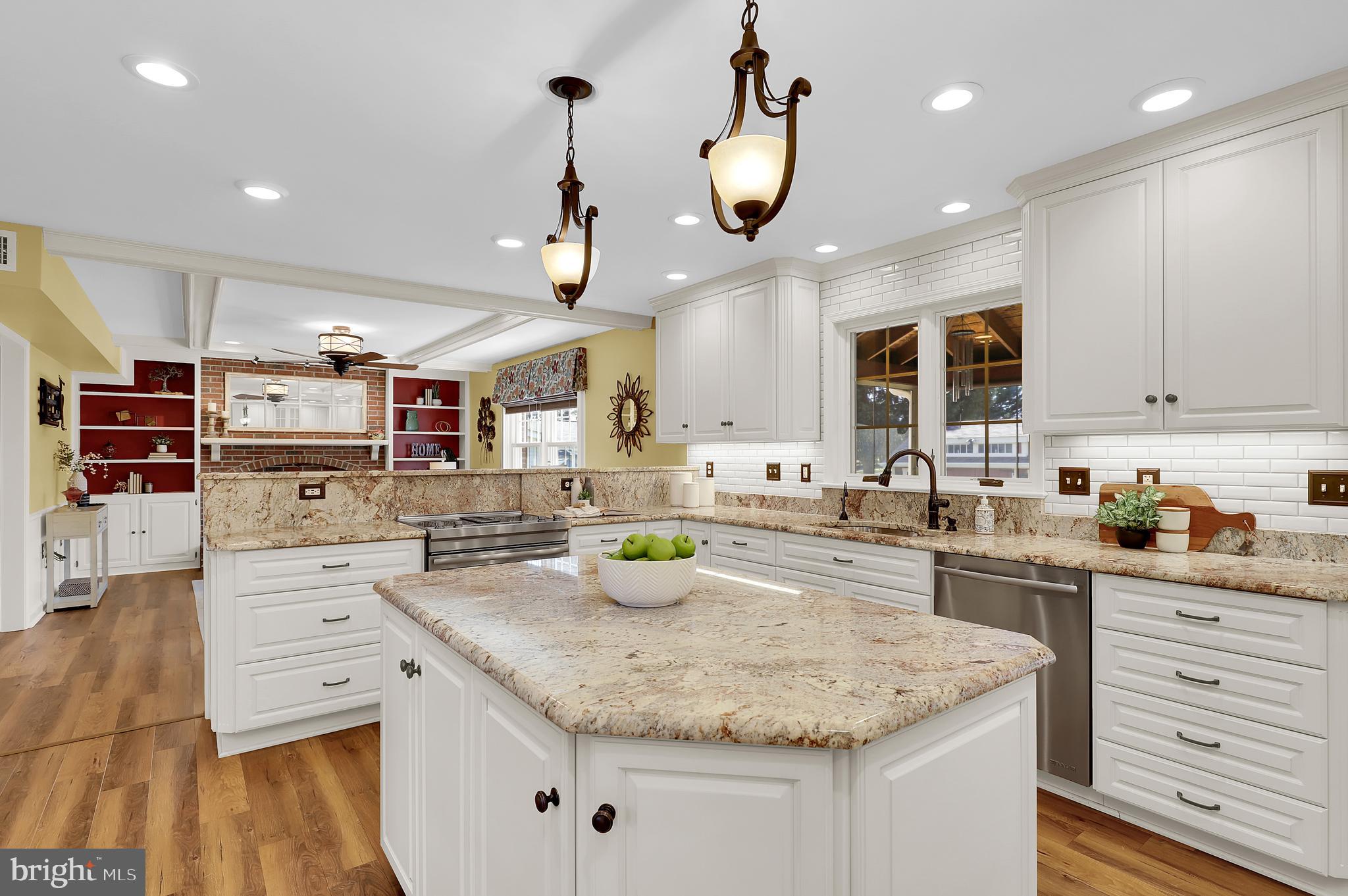 WATERSIDE - Residential