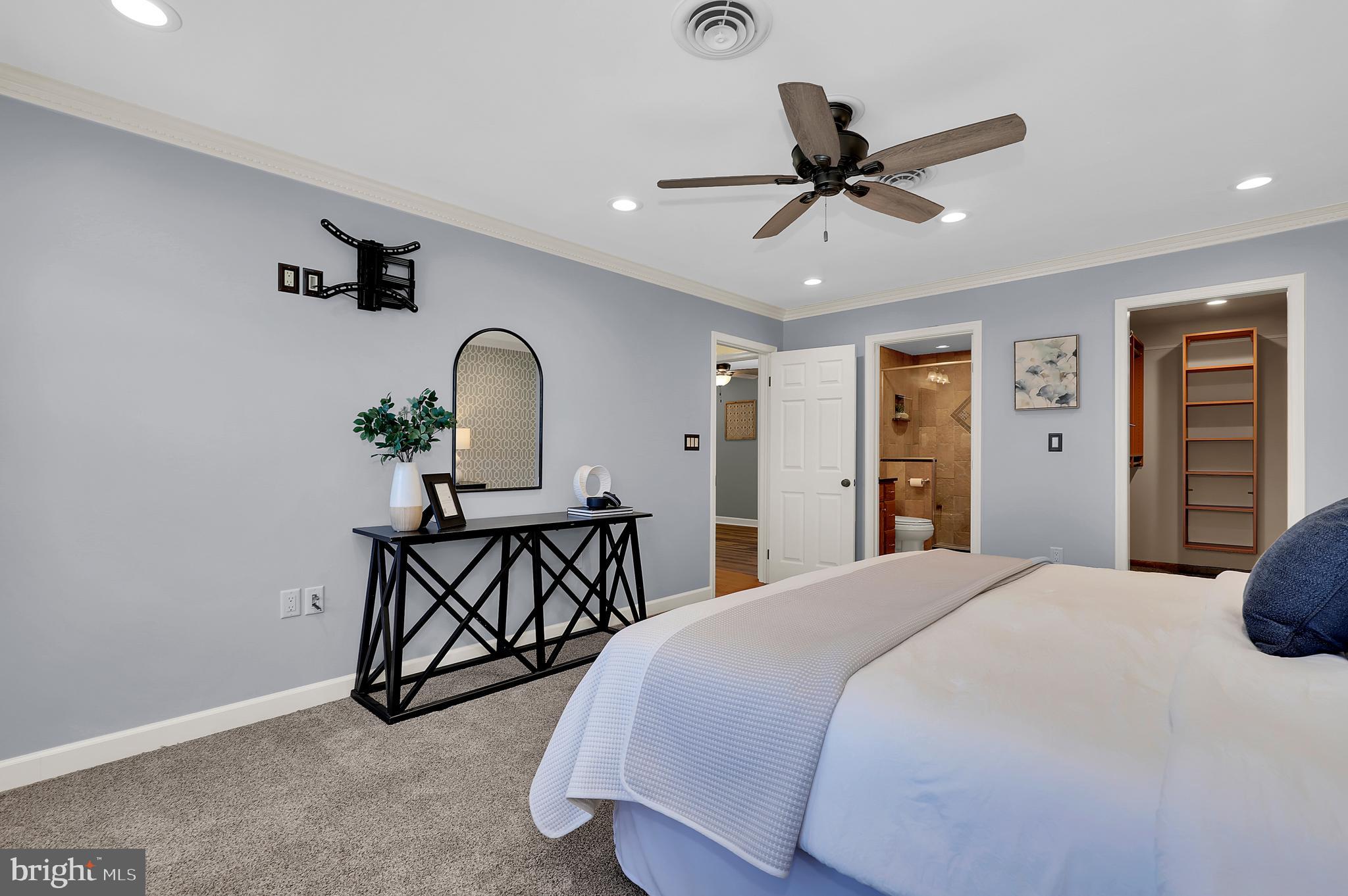 WATERSIDE - Residential