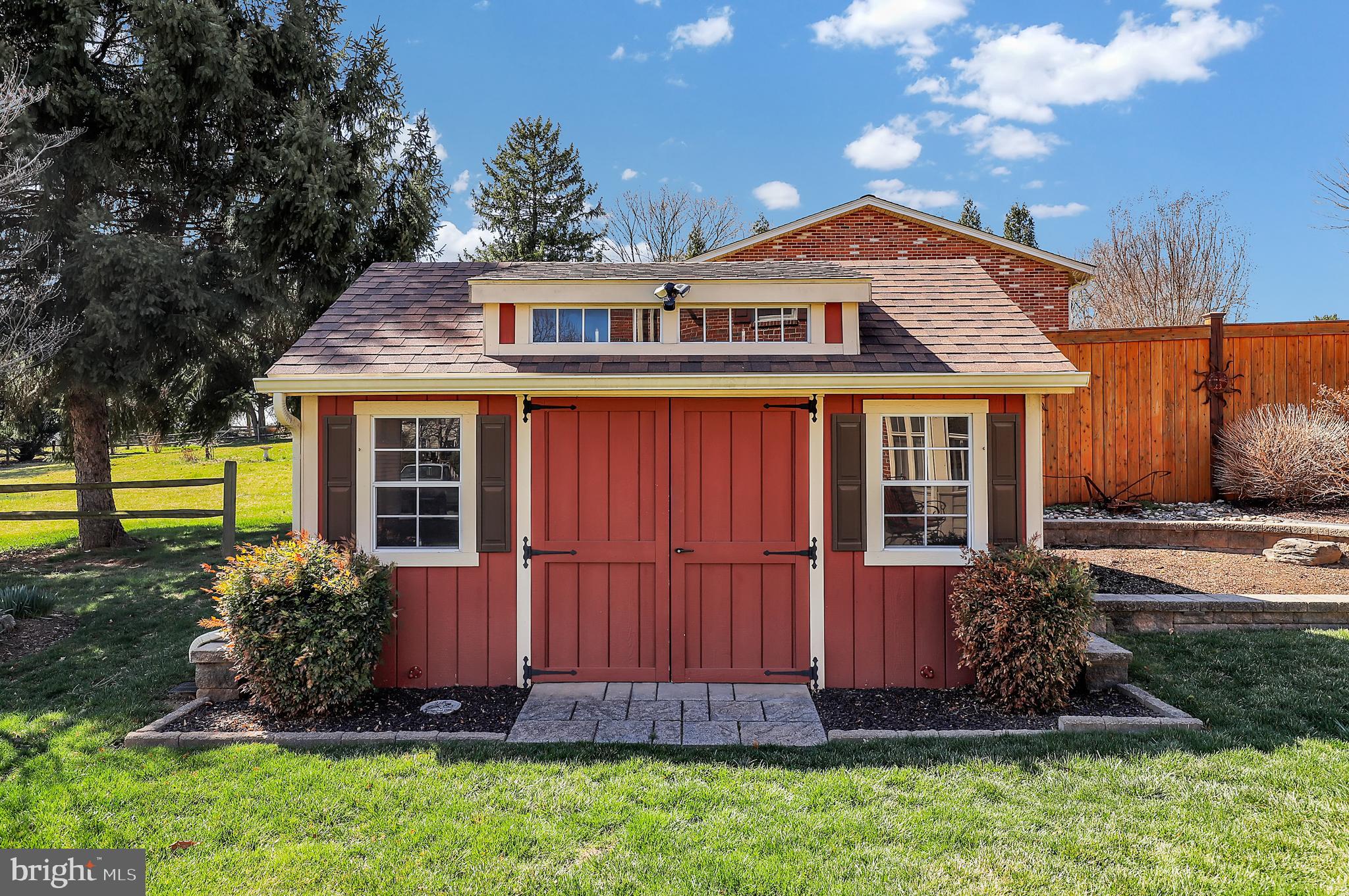 WATERSIDE - Residential