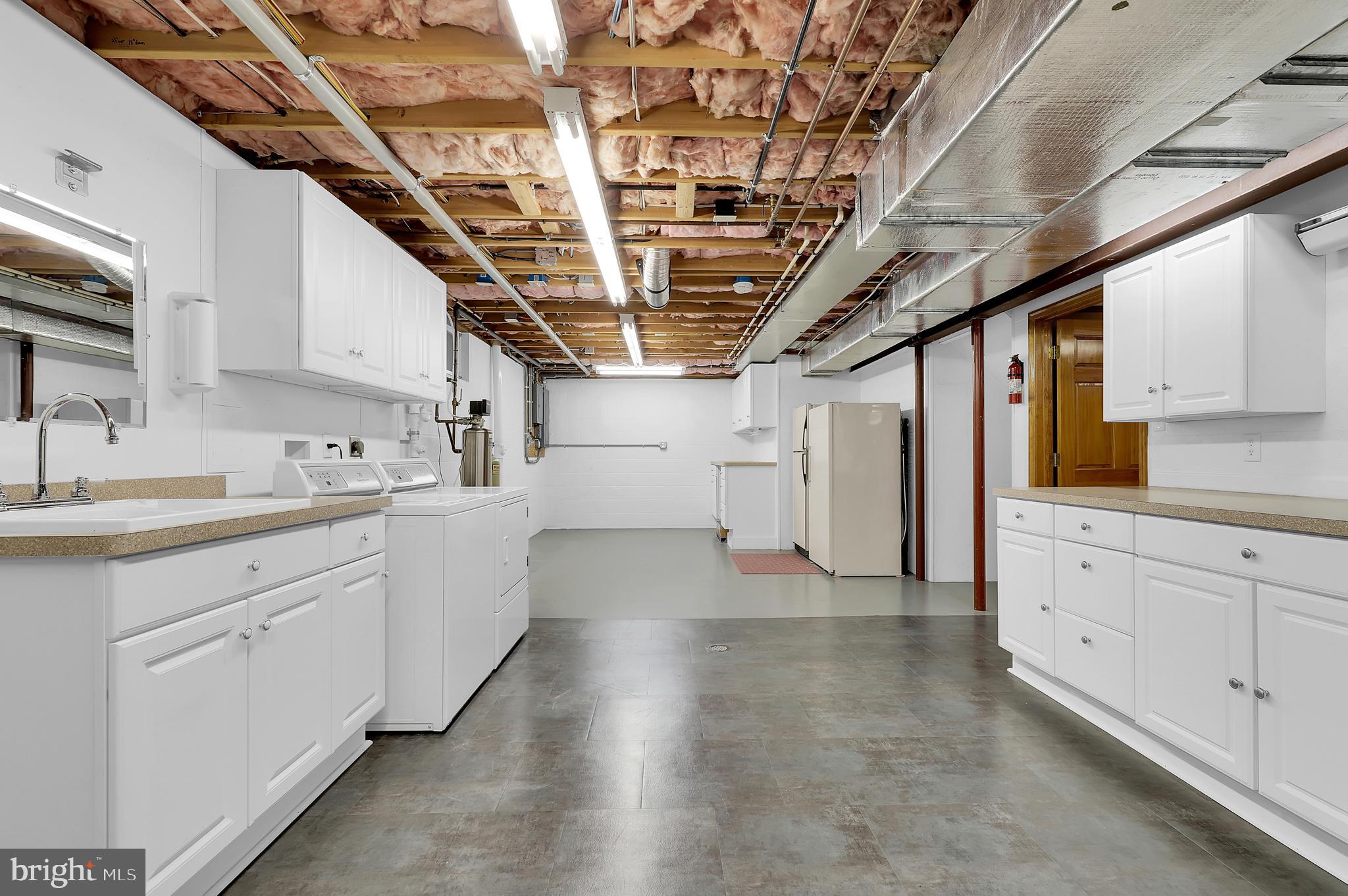 WATERSIDE - Residential