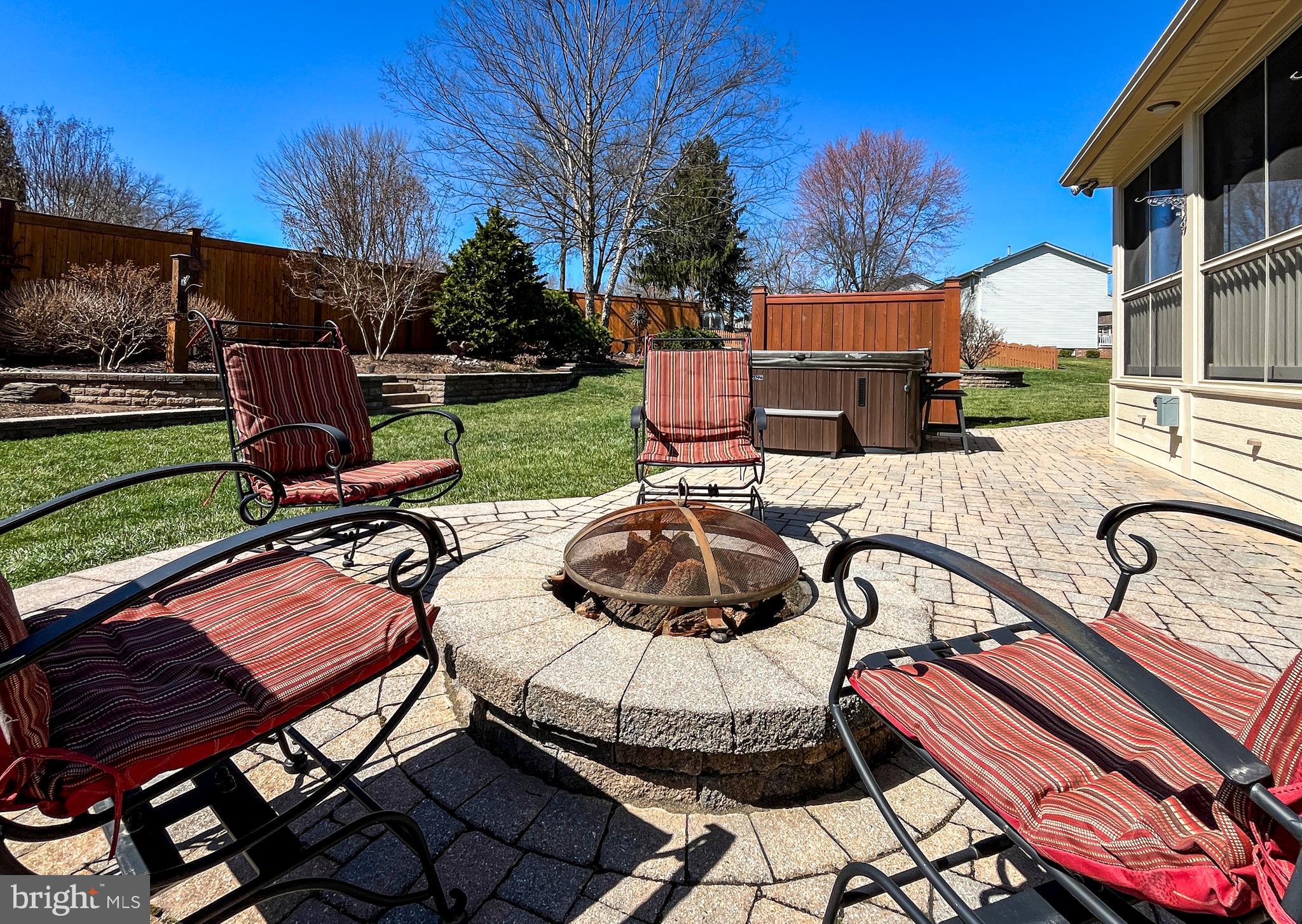 WATERSIDE - Residential