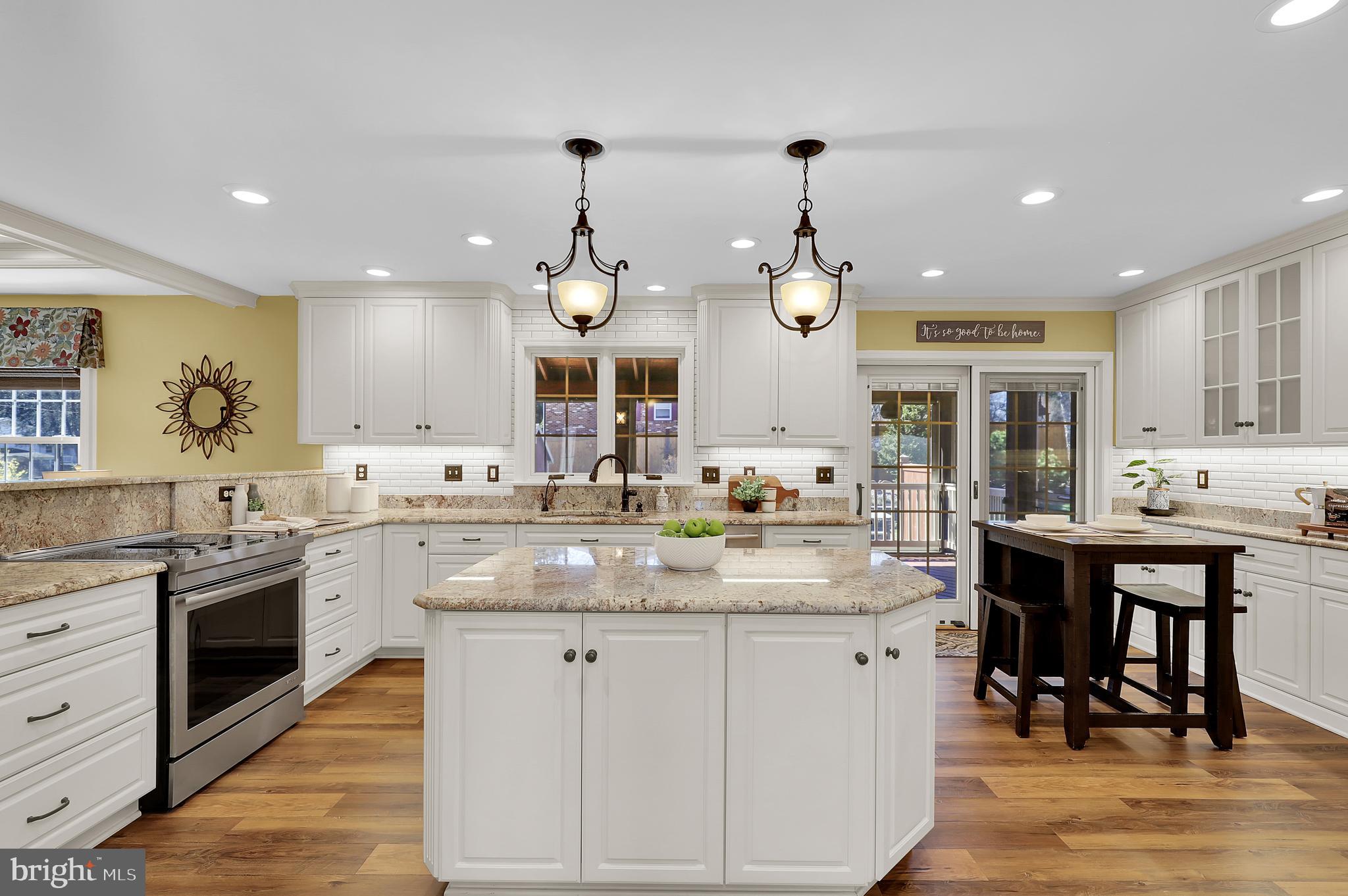 WATERSIDE - Residential