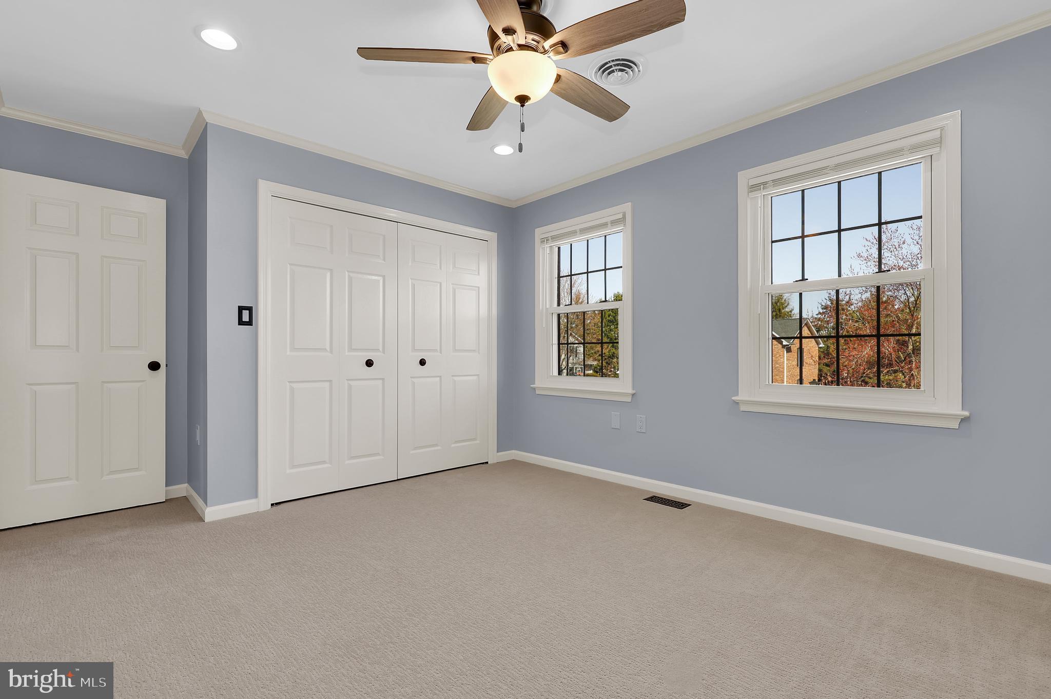 WATERSIDE - Residential