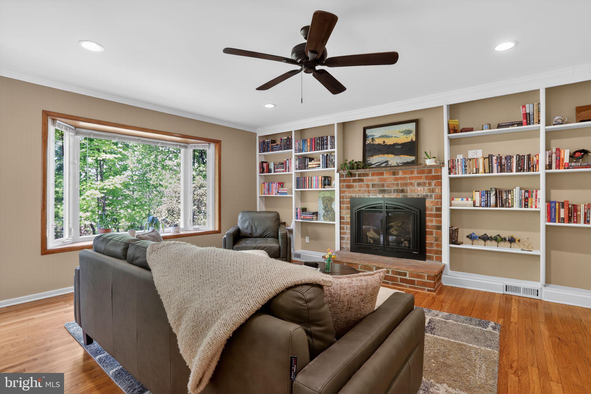 THE PINES - Residential