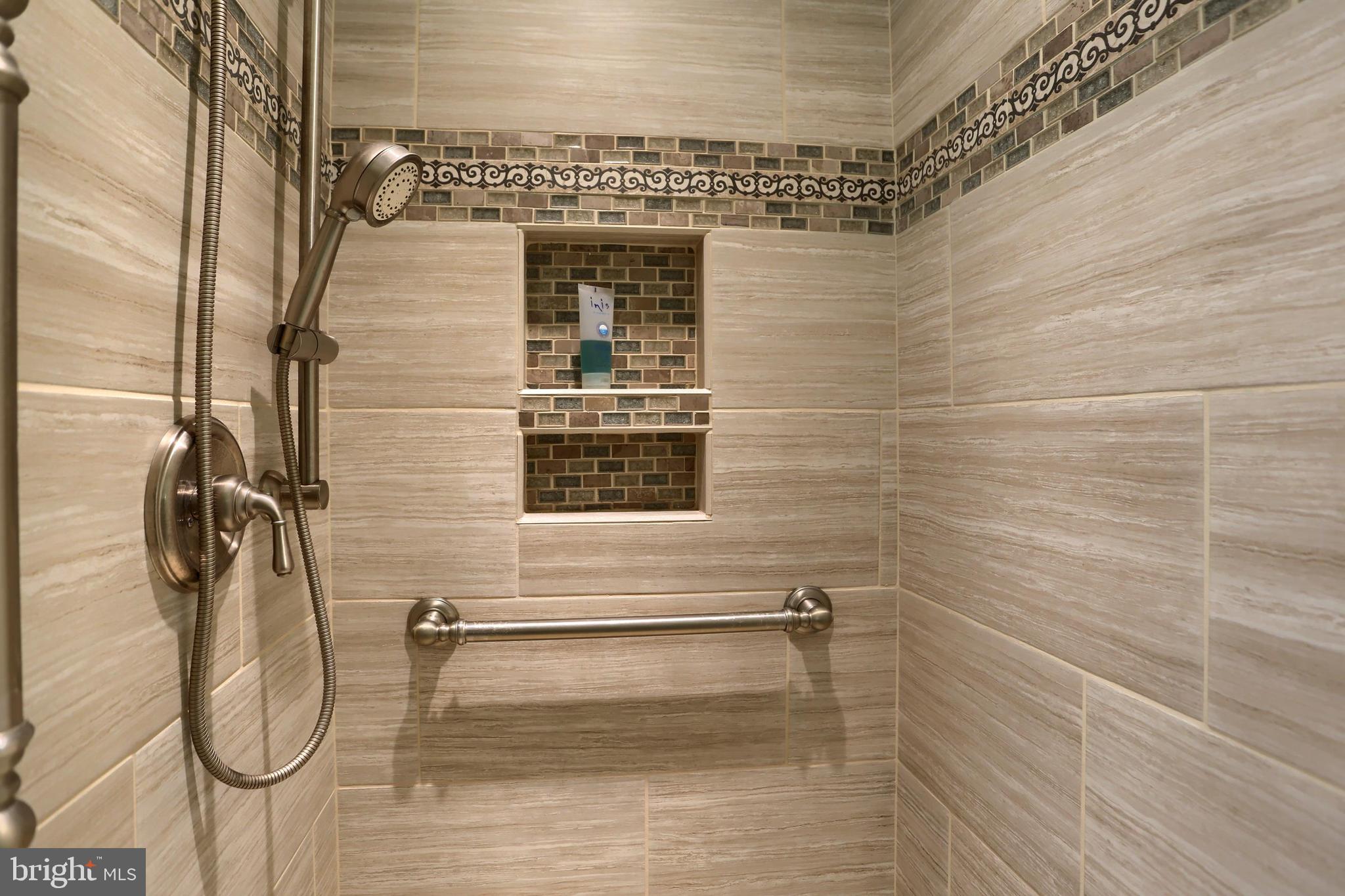 CAMBRIDGE COMMONS - Residential