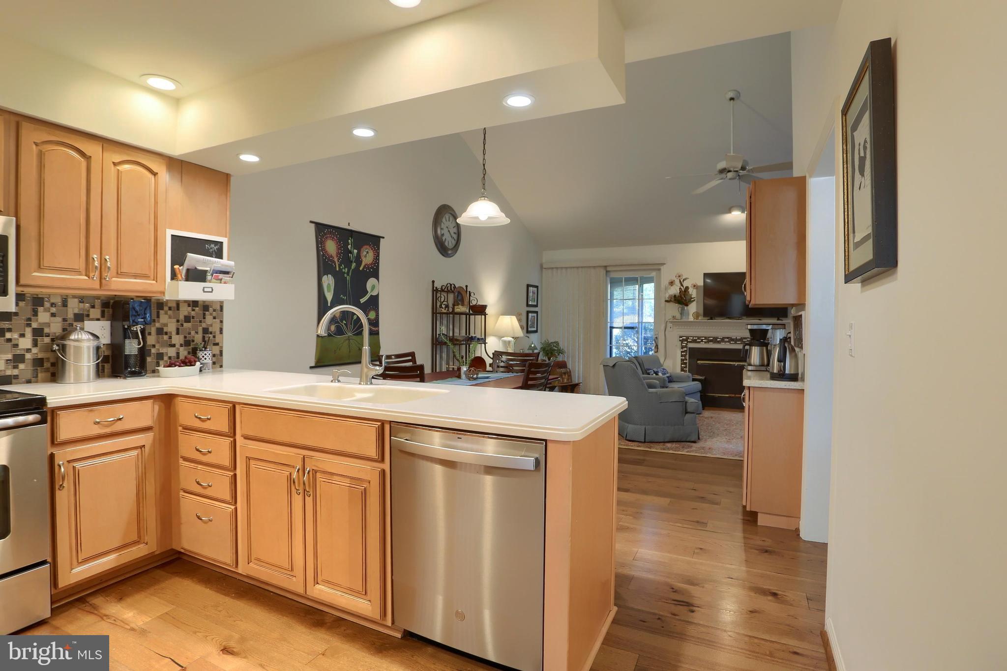 CAMBRIDGE COMMONS - Residential