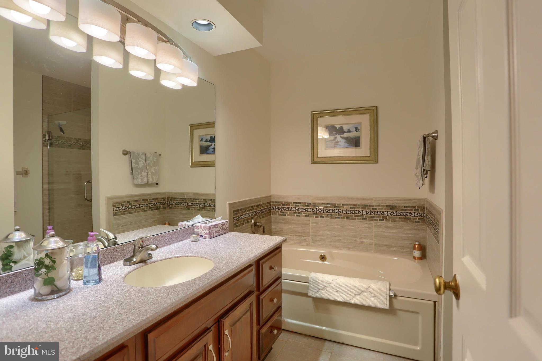 CAMBRIDGE COMMONS - Residential