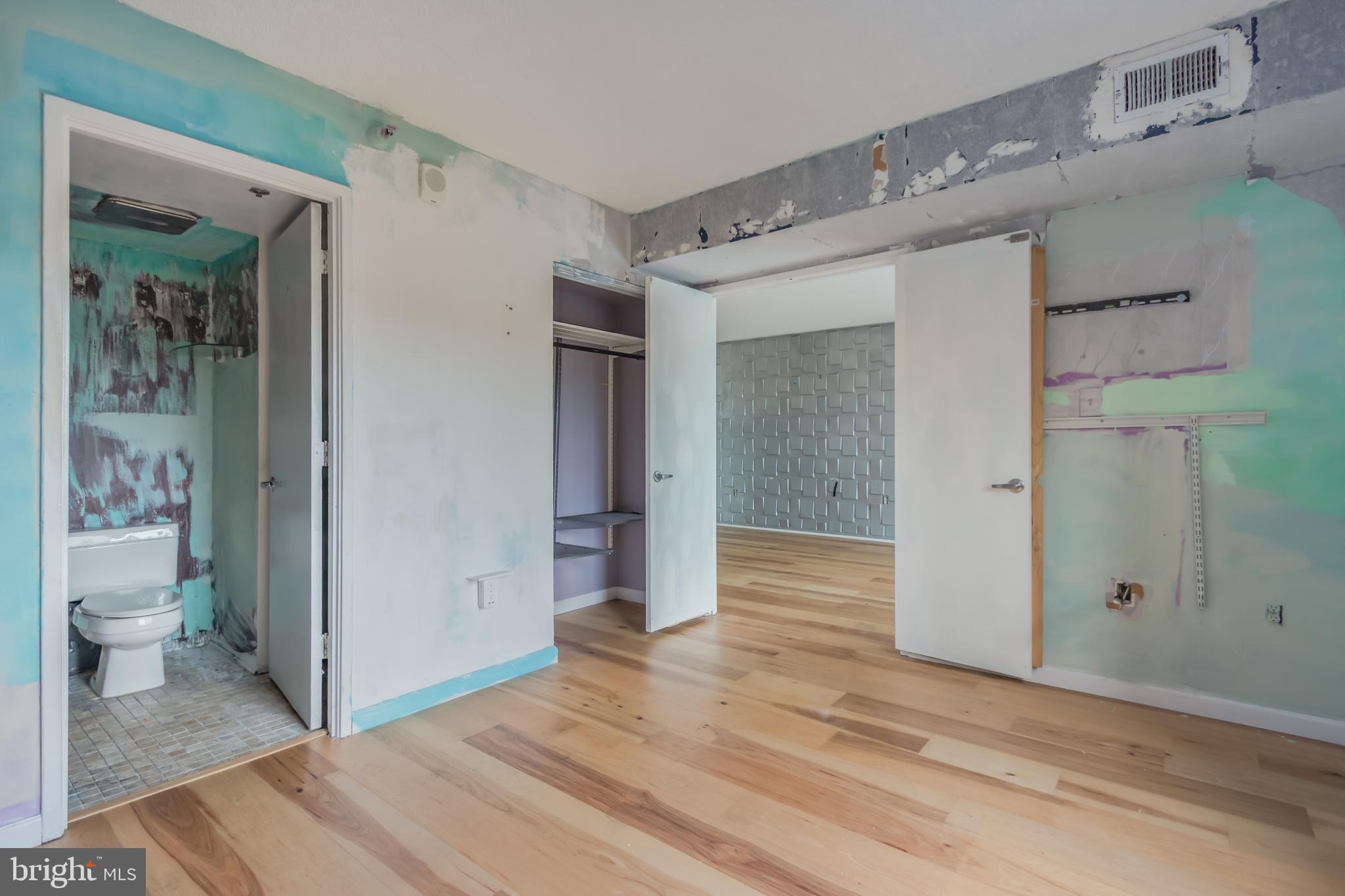 LEISURE WORLD - Residential