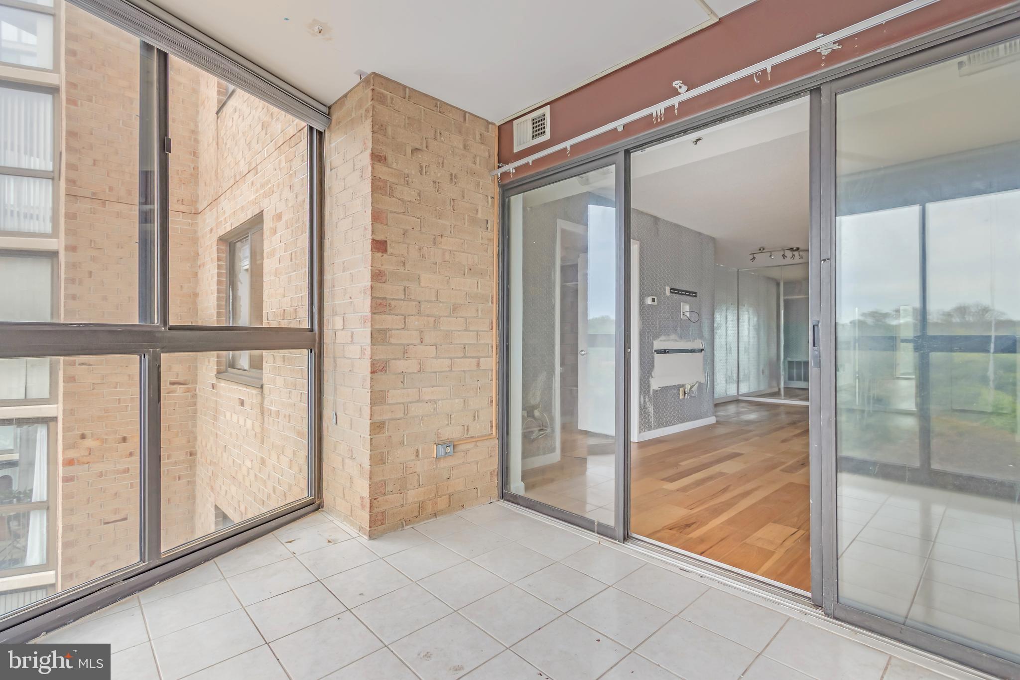 LEISURE WORLD - Residential