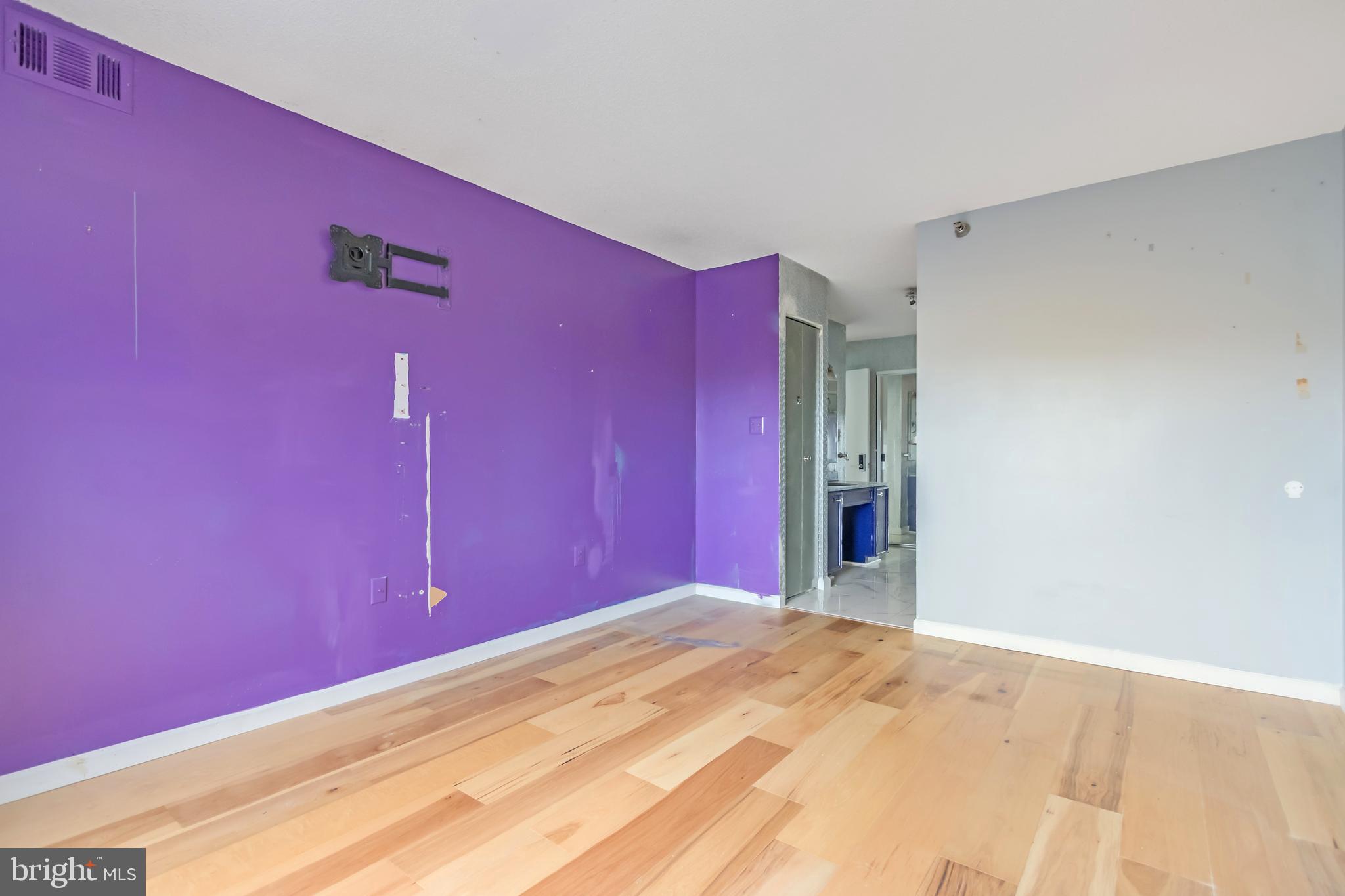 LEISURE WORLD - Residential